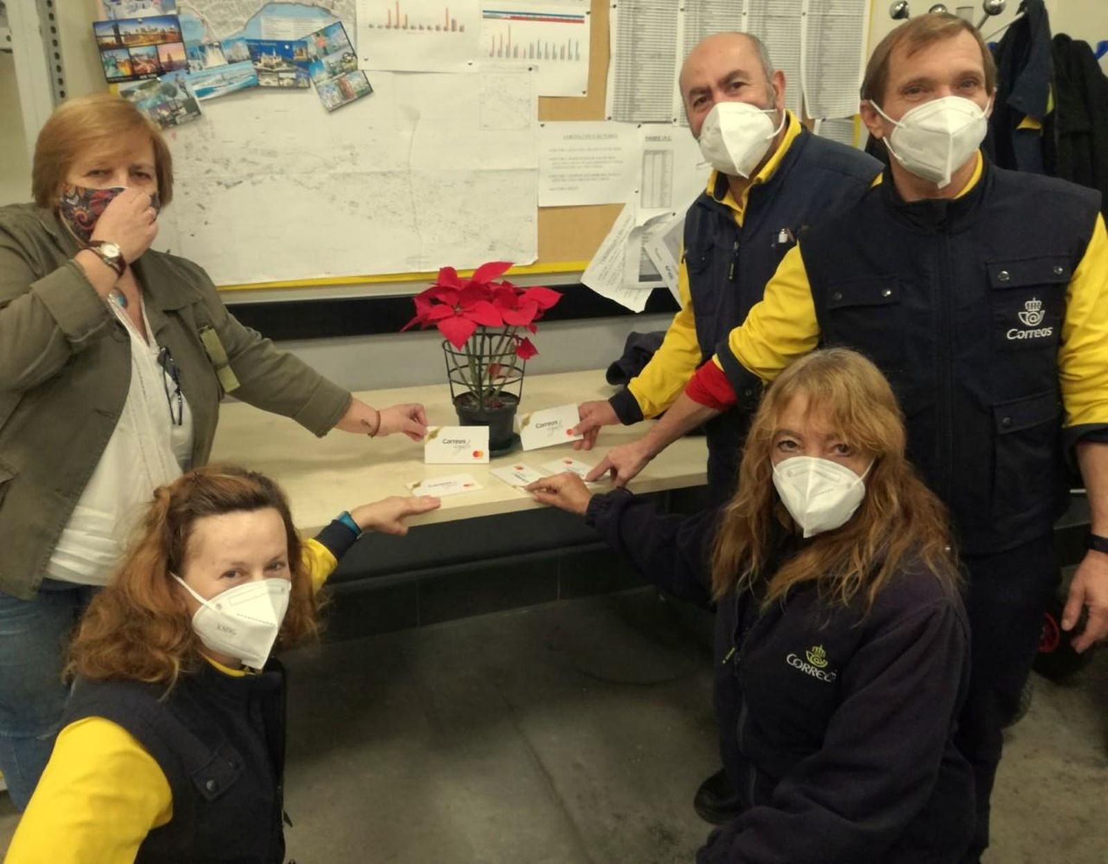 Los trabajadores de la unidad de Cádiz premiada.