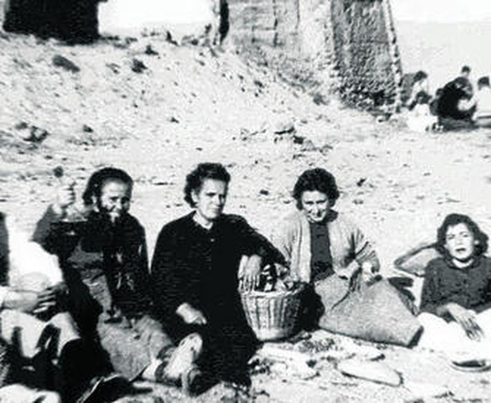 Tradición de las moragas en los años 60 en Roquetas.