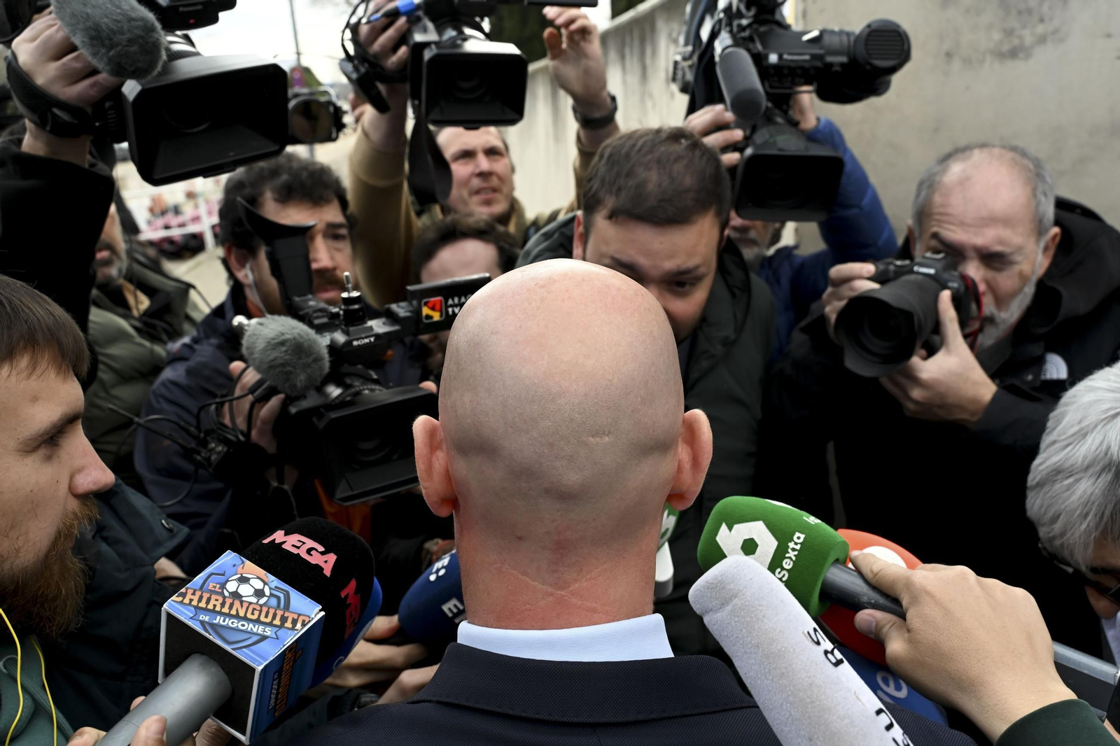Las fotos del día de la declaración de Rubiales en el juicio