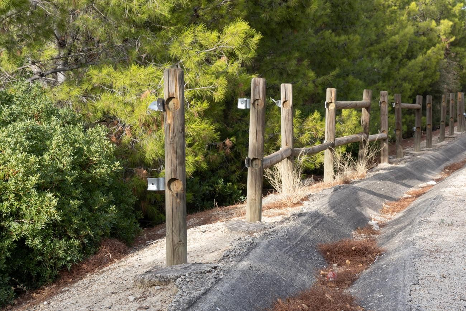 Estado de abandono del parque del Cerro de las Canteras