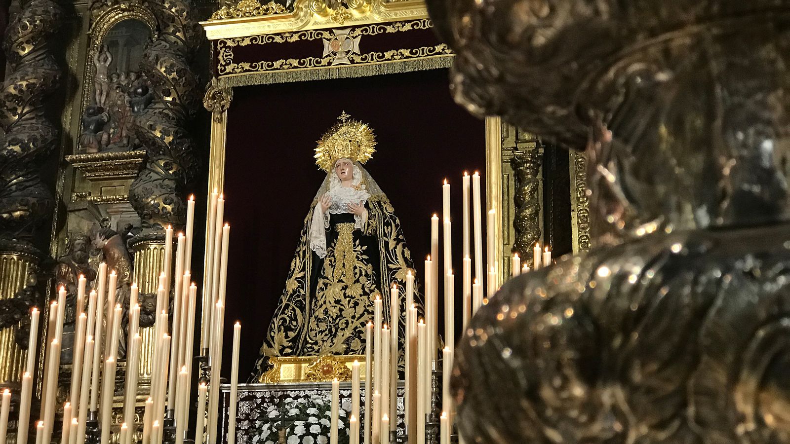 La Virgen de los Dolores celebra sus cultos el altar mayor de San Vicente
