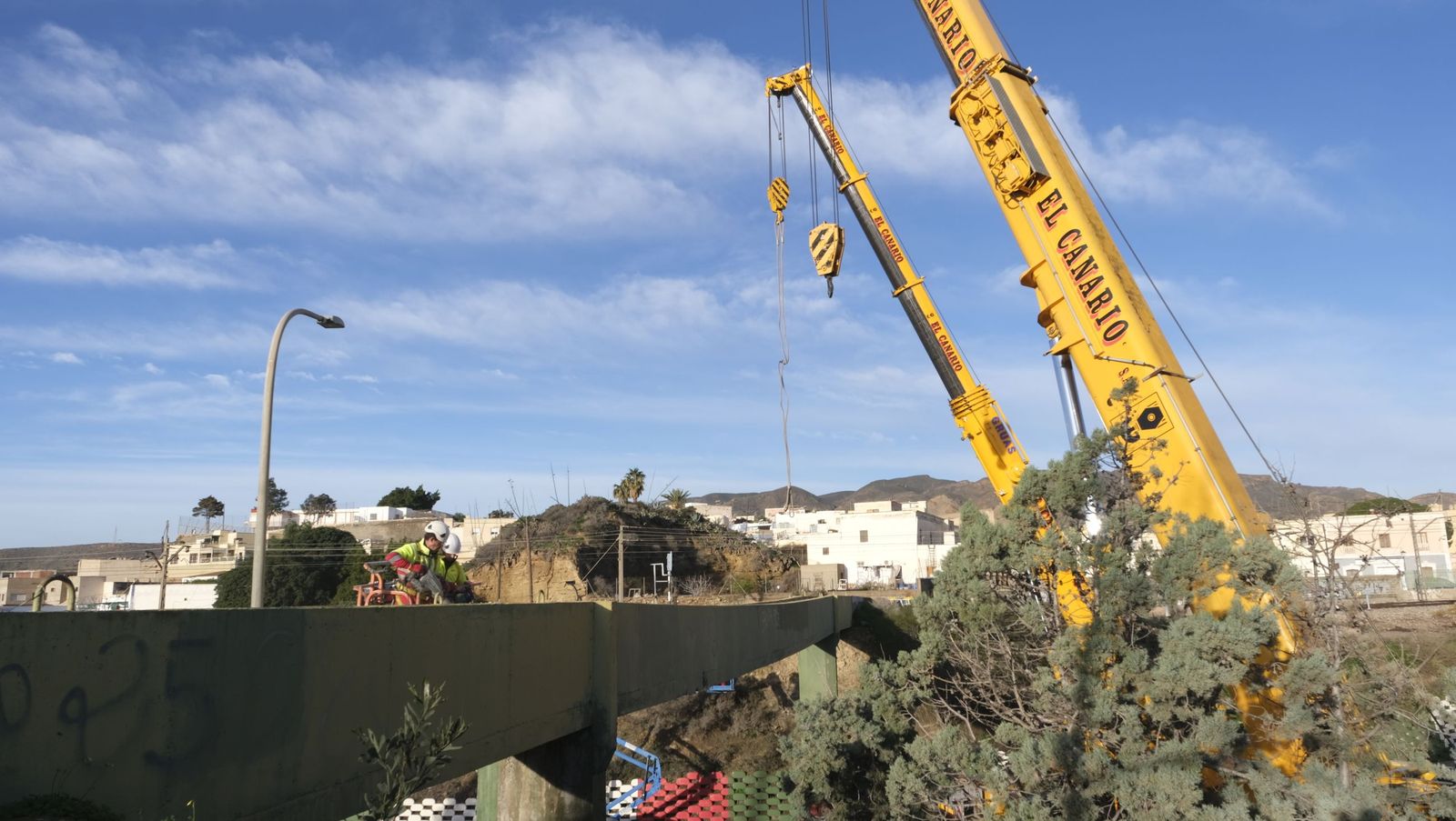 El acueducto de Huércal de Almería ya es historia, en fotos