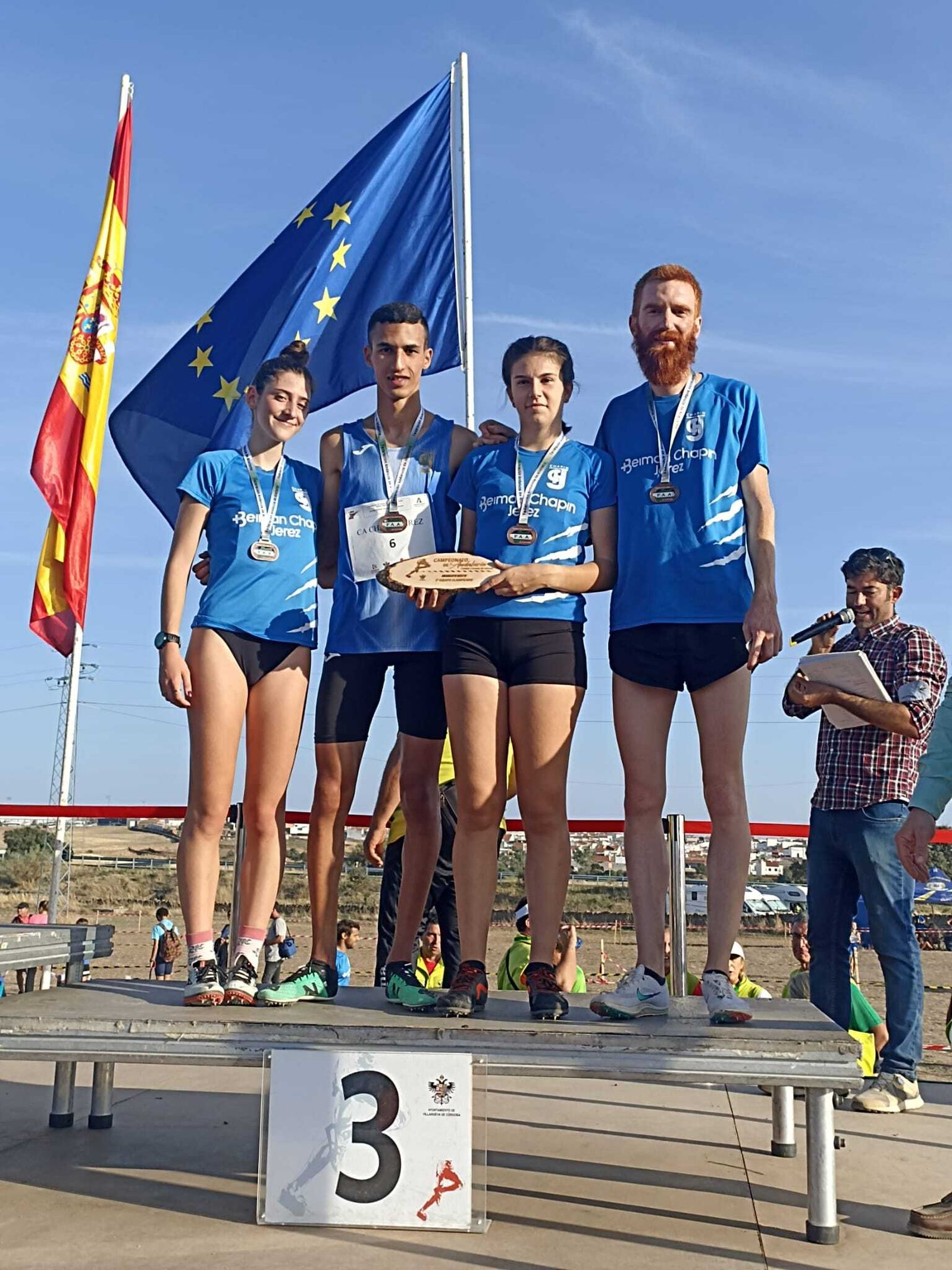 El CA Beiman Chapín, bronce en el Andaluz de campo a través en relevos mixtos.