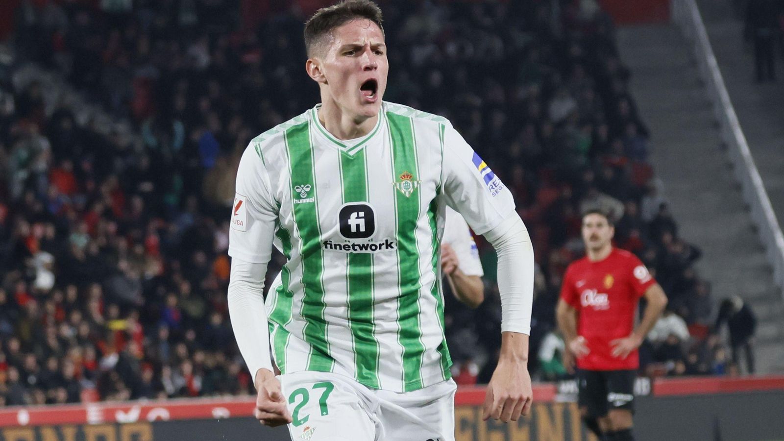 Sergi Altimira celebra su gol.