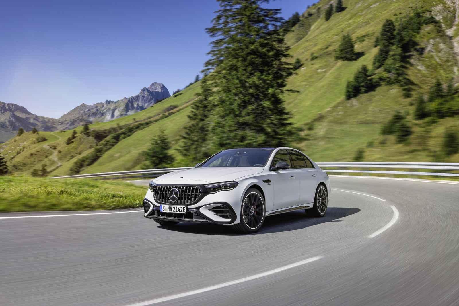 Mercedes-AMG E 53 Hybrid 4Matic+, el híbrido de 585 CV y 101 km de autonomía eléctrica