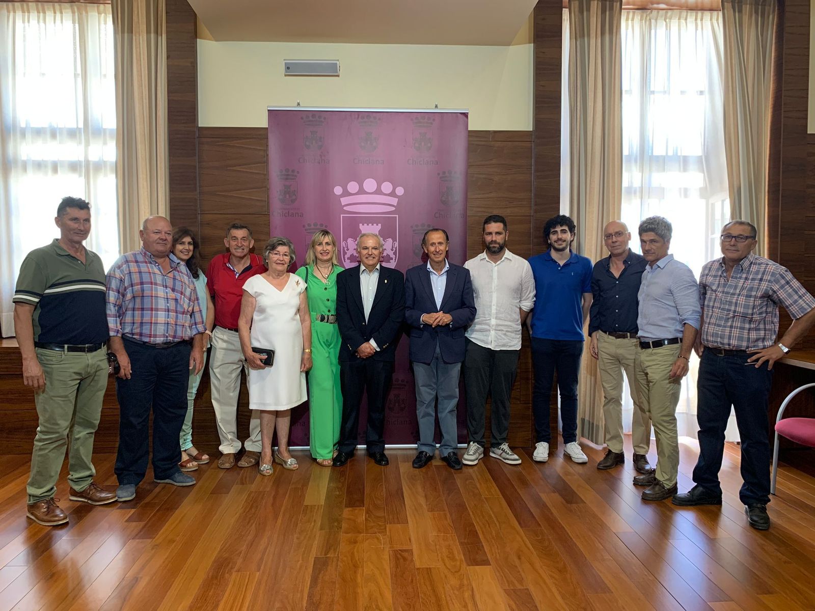 Acto de reconocimiento al trabajador municipal Juan Manuel Serrano, recientemente jubilado.