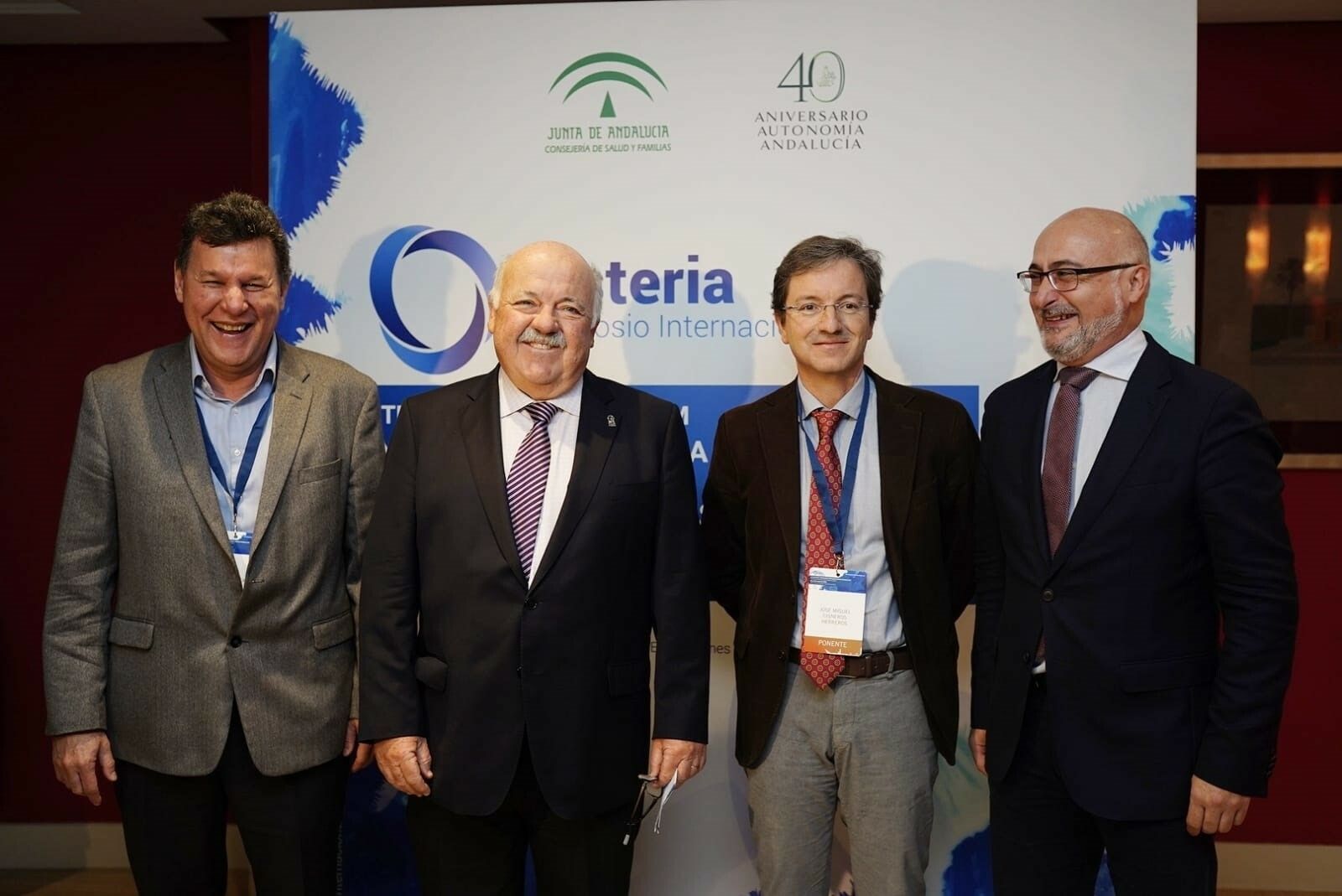 El consejero Jesús Aguirre junto al resto de ponentes en el I Simposio Internacional sobre Listeria.