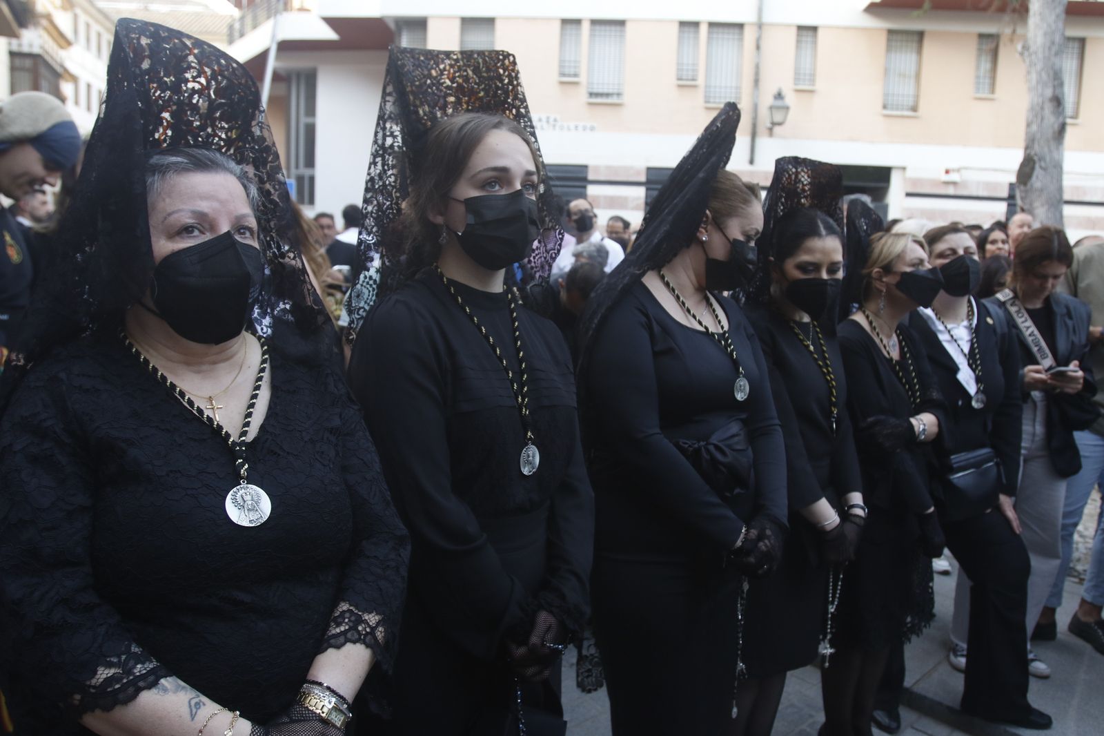 Viernes Santo en Córdoba: la procesión de los Dolores, en imágenes