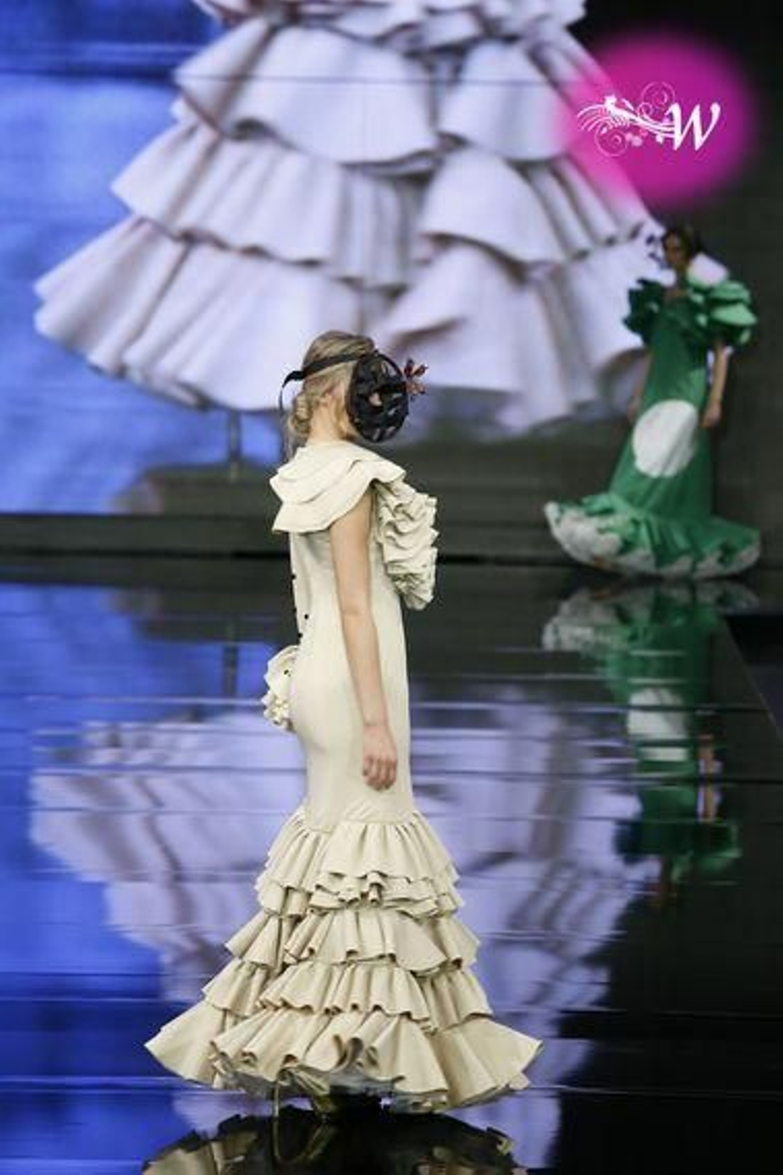 Así ha sido el desfile de Gil Ortiz en SIMOF 2020, todas las fotos de su colección de flamenca