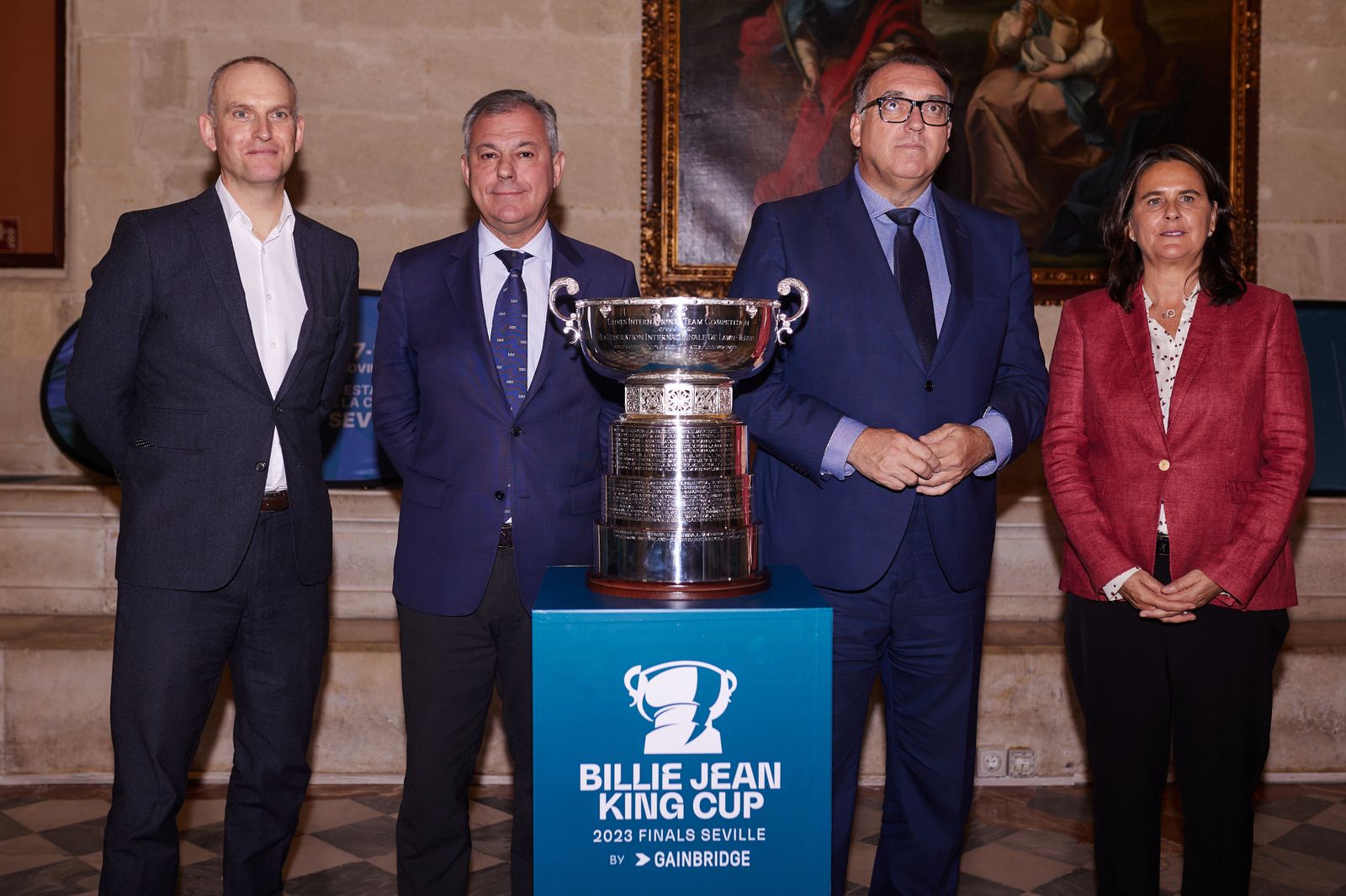 Las fotos de la Copa Billie Jean King con el alcalde jugando al tenis
