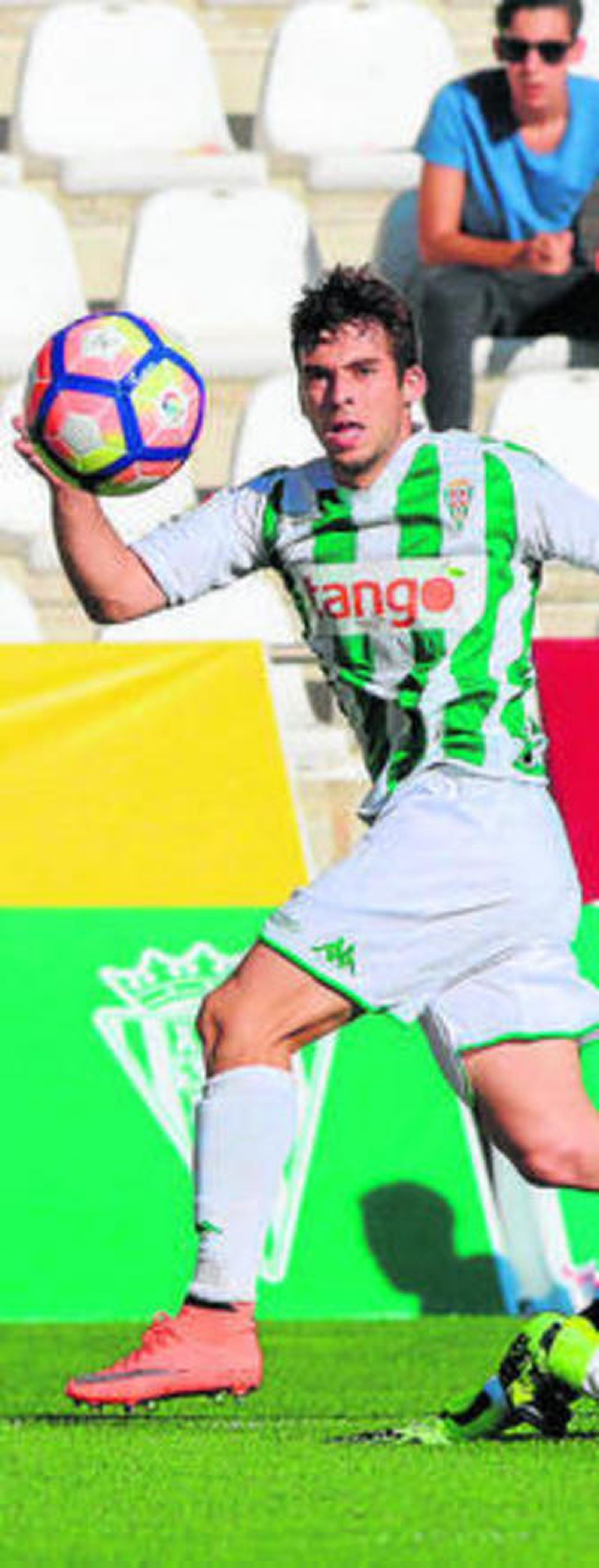 Guille remata en el 1-0.