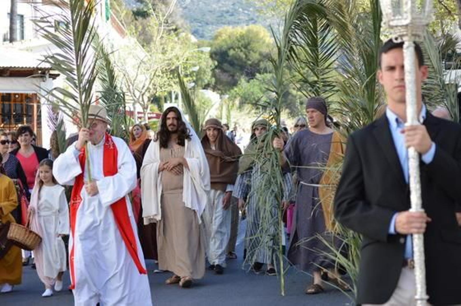Salida procesional de El Paso en Benalmádena pueblo.

Foto: Mayte Cortés / Elisa Moreno
