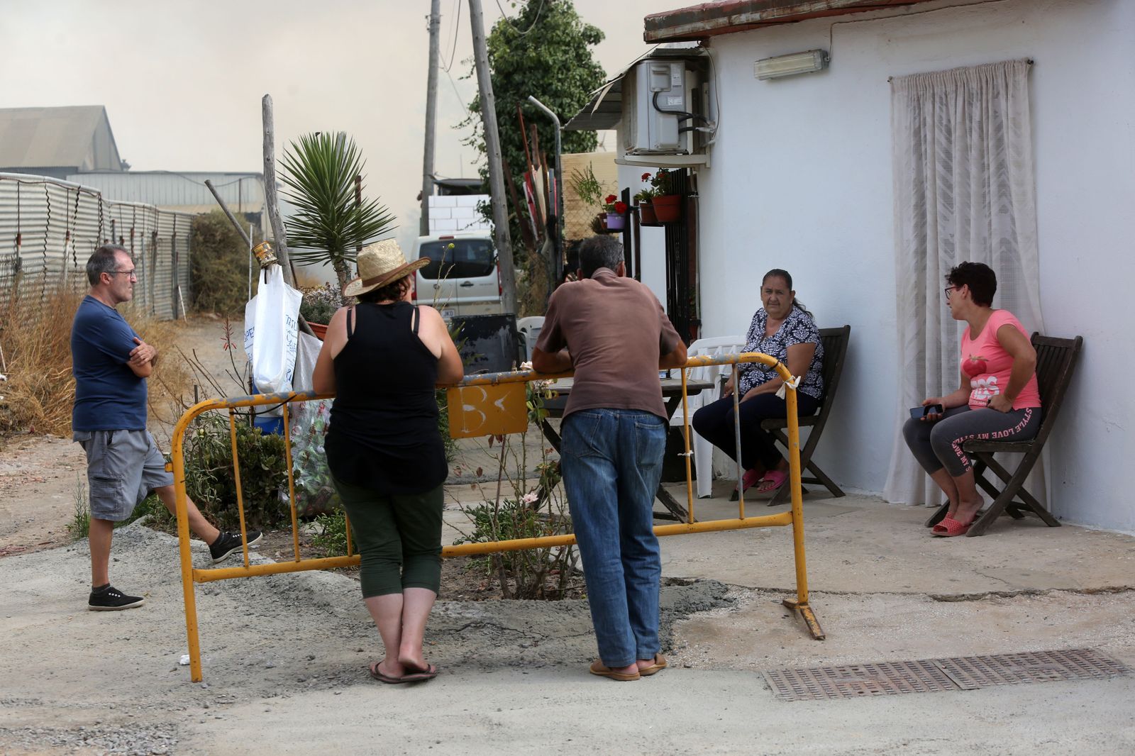 Imágenes del incendio declarado en marismas del Odiel