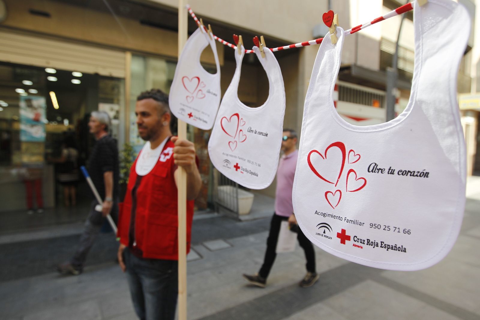 Programa acogimiento familiar.  Cruz Roja Almería