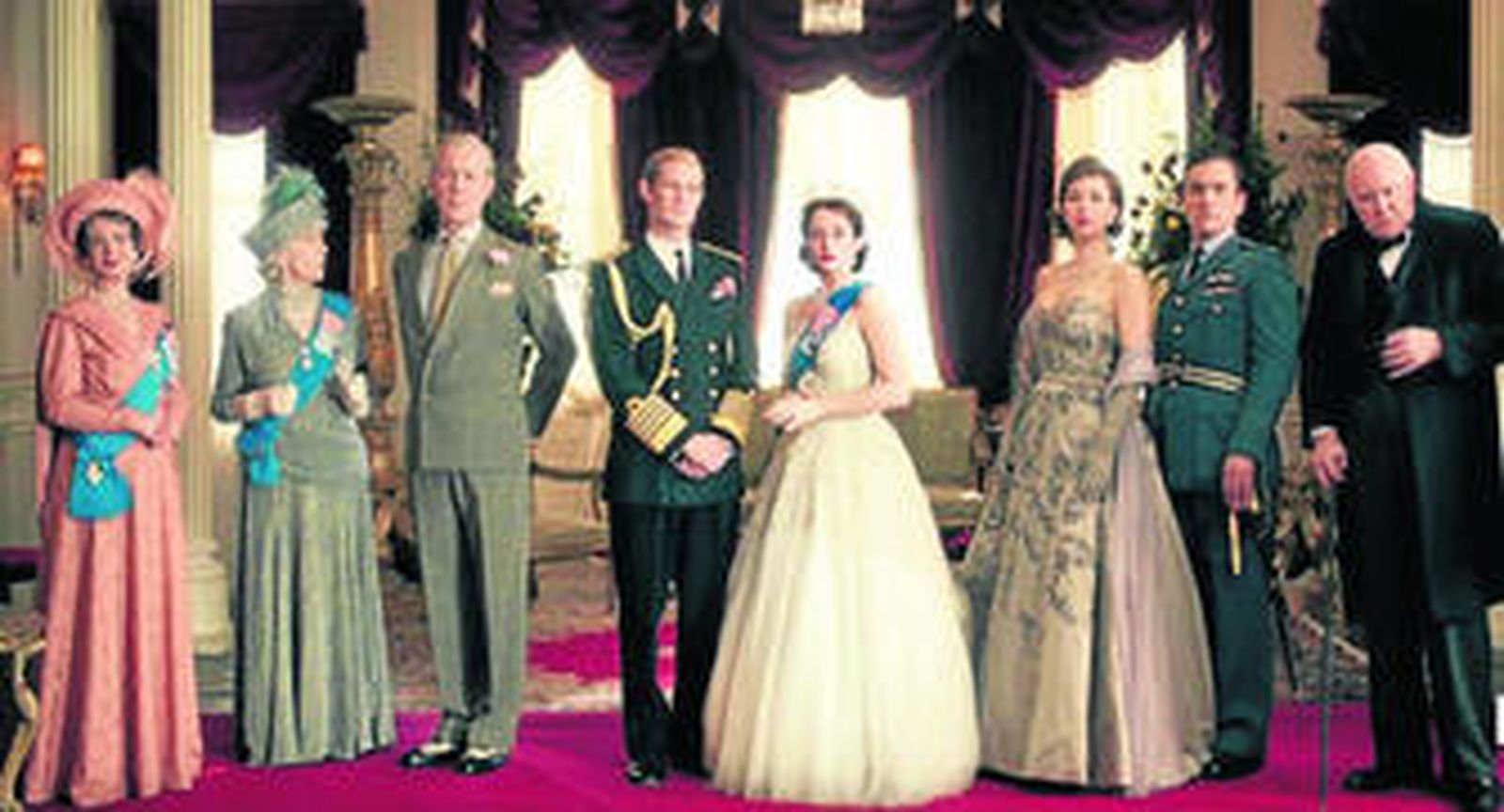 La familia real británica, con Isabel II en el centro, en esta nueva ficción histórica.