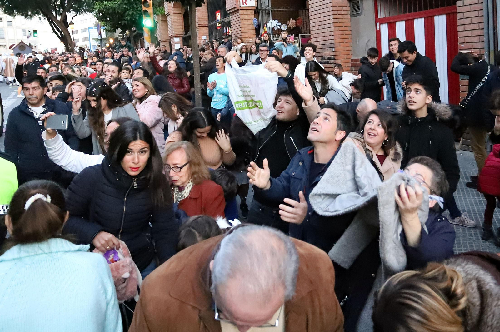 Imágenes de la cabalgata de los Reyes Magos de Huelva