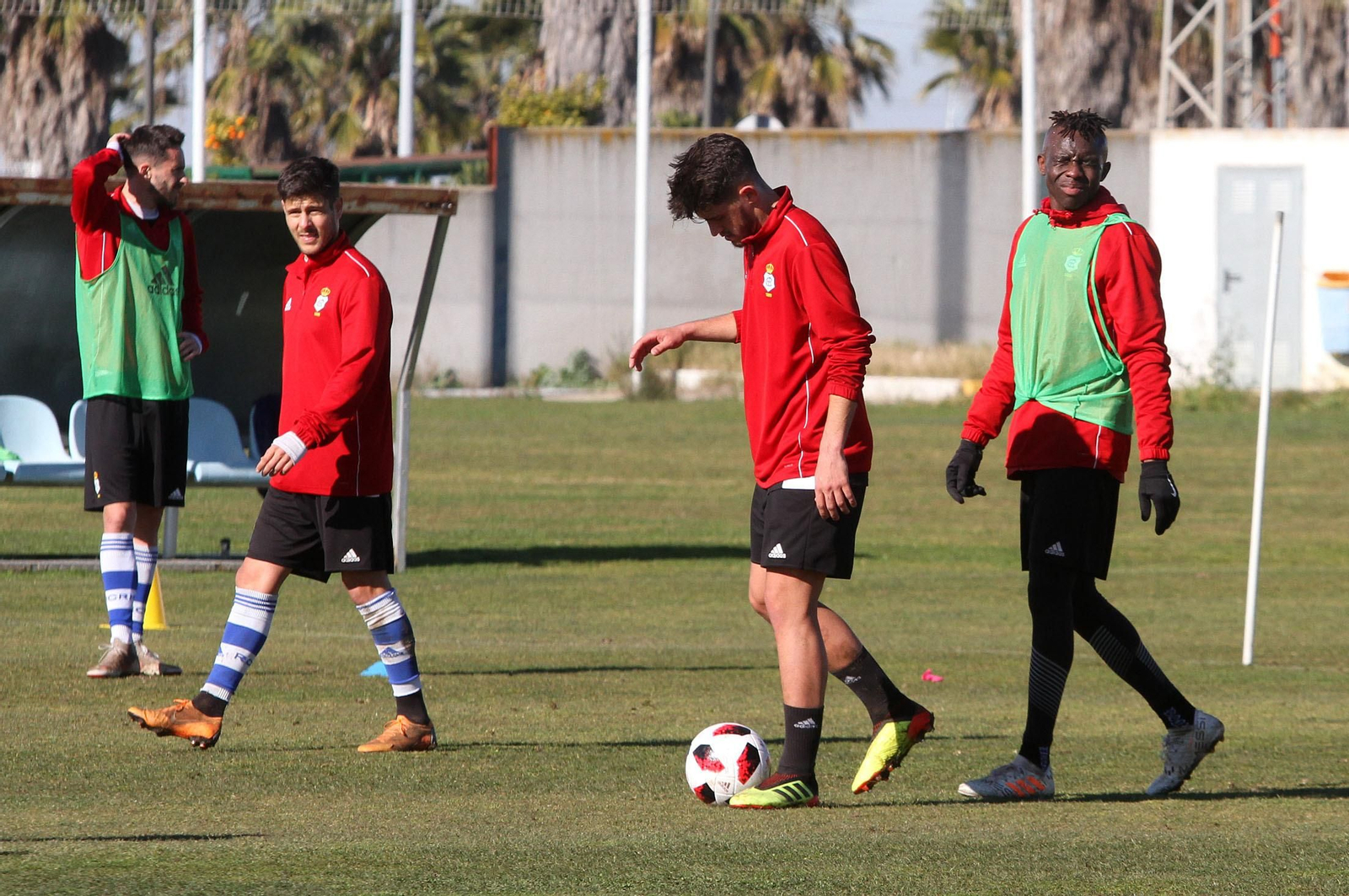 Carlos Martínez, a la izquierda, durante un entrenamiento reciente en la Ciudad Deportiva.