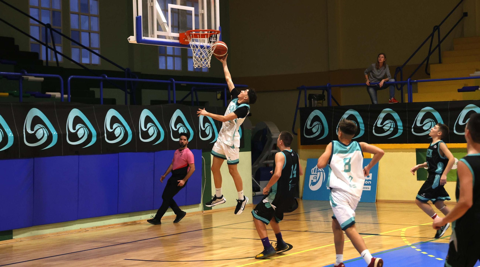 Las fotos de la primera jornada del Campeonato de Andalucía infantil masculino de baloncesto en La Línea