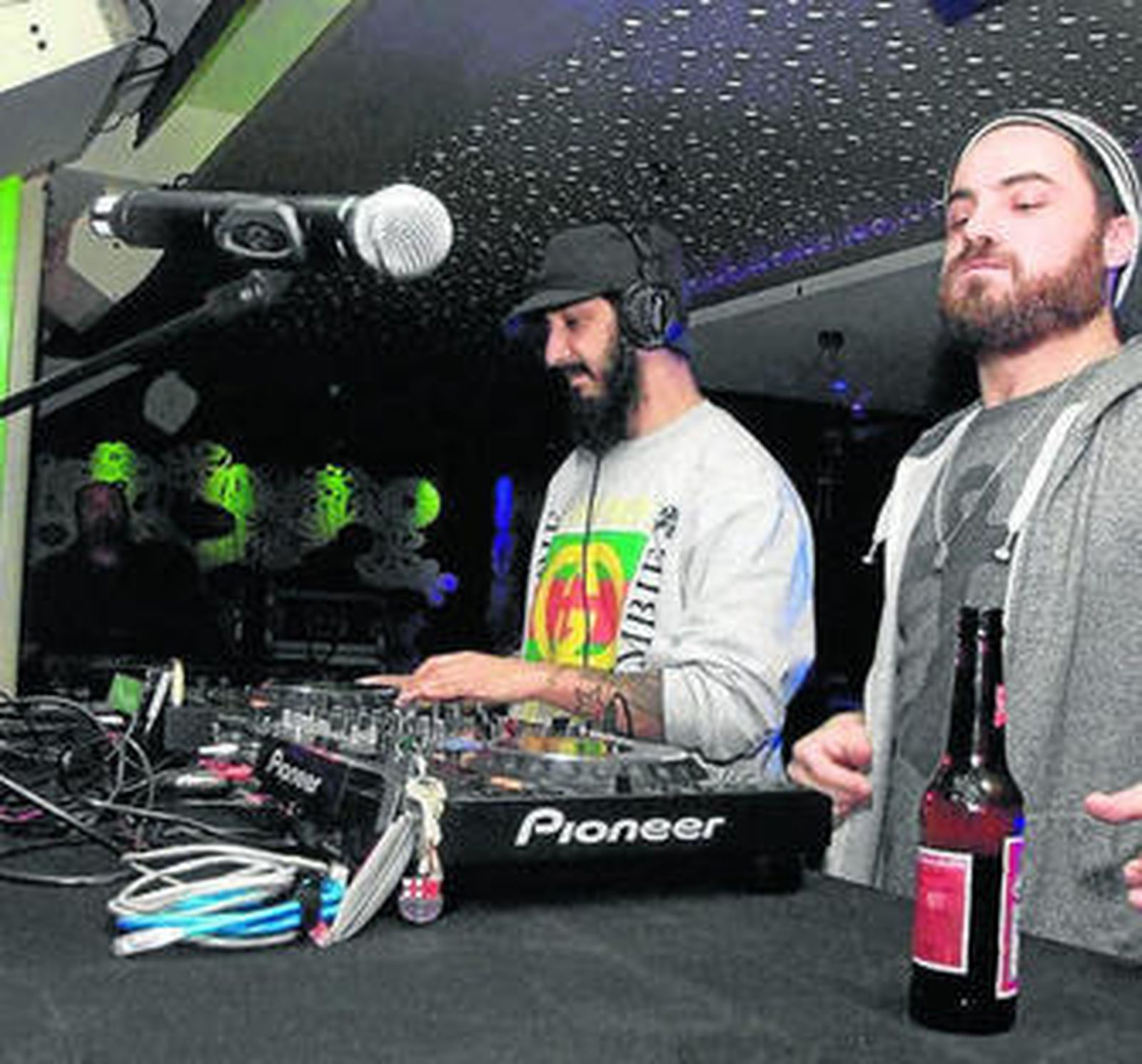 Cumhur Jay y Edgar Candel en la sala Cibeles.