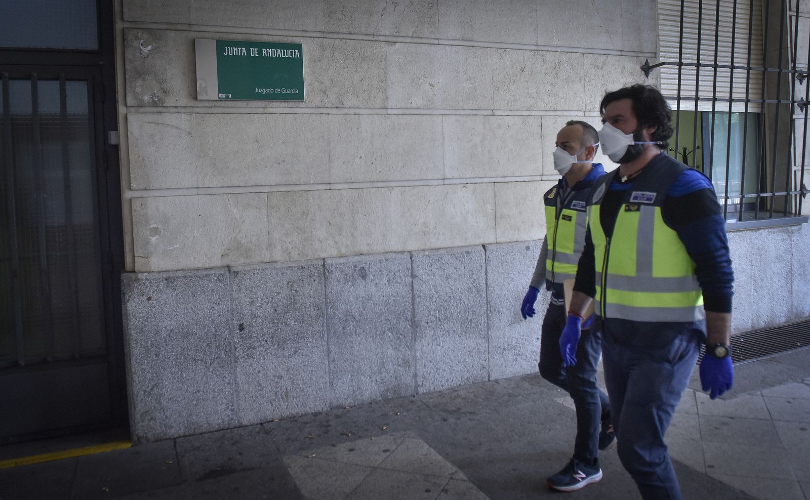 La resistencia en el juzgado de guardia: abogados, policía y guardia civil en el Prado de San Sebastián