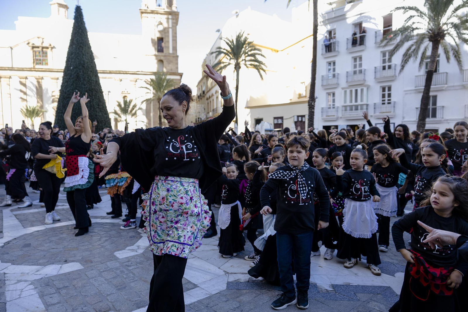 Búscate en las imágenes del flashmob del Día del Flamenco