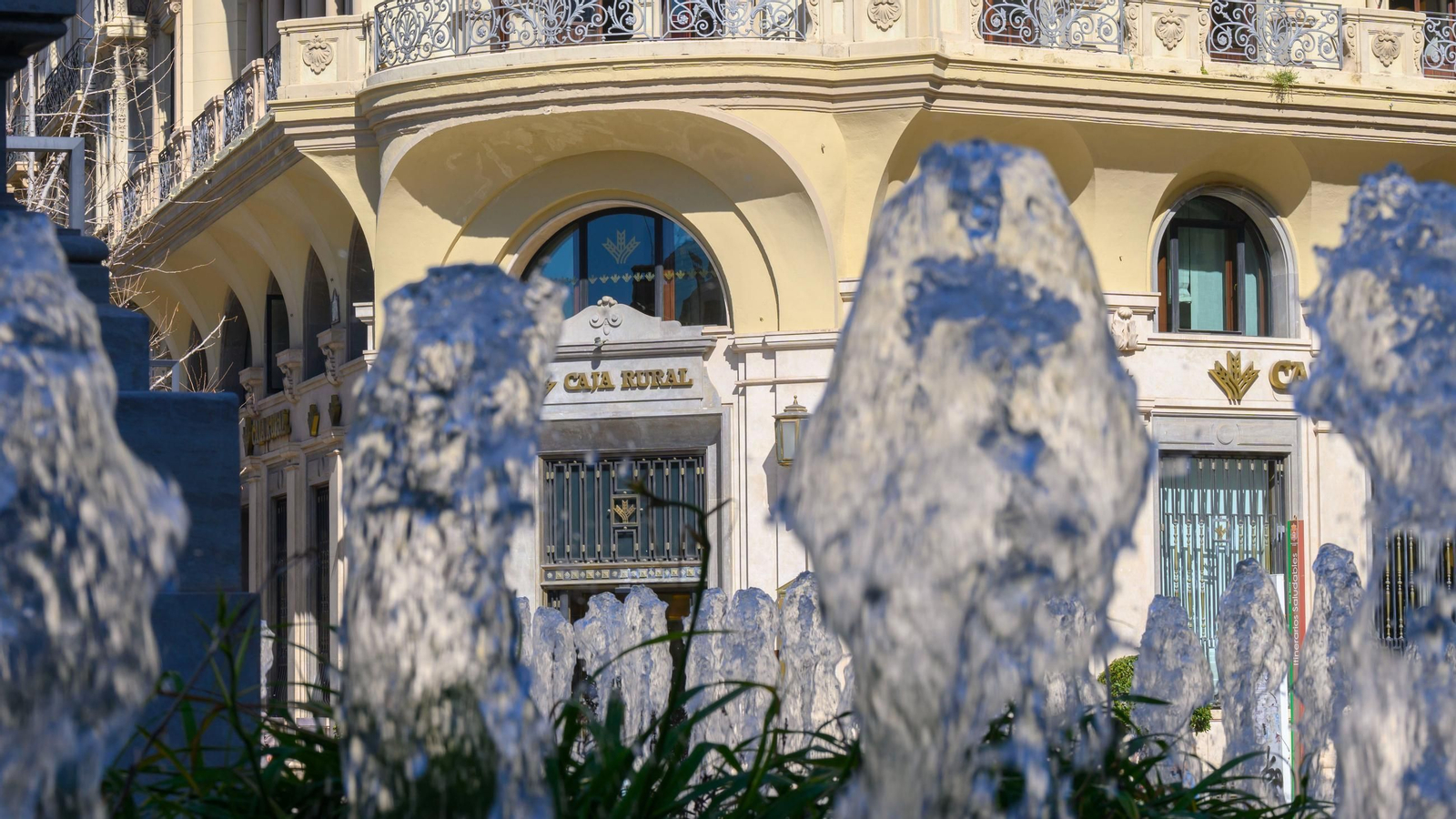 Fachada de la sede de Banca Privada y Personal de Caja Rural Granada.
