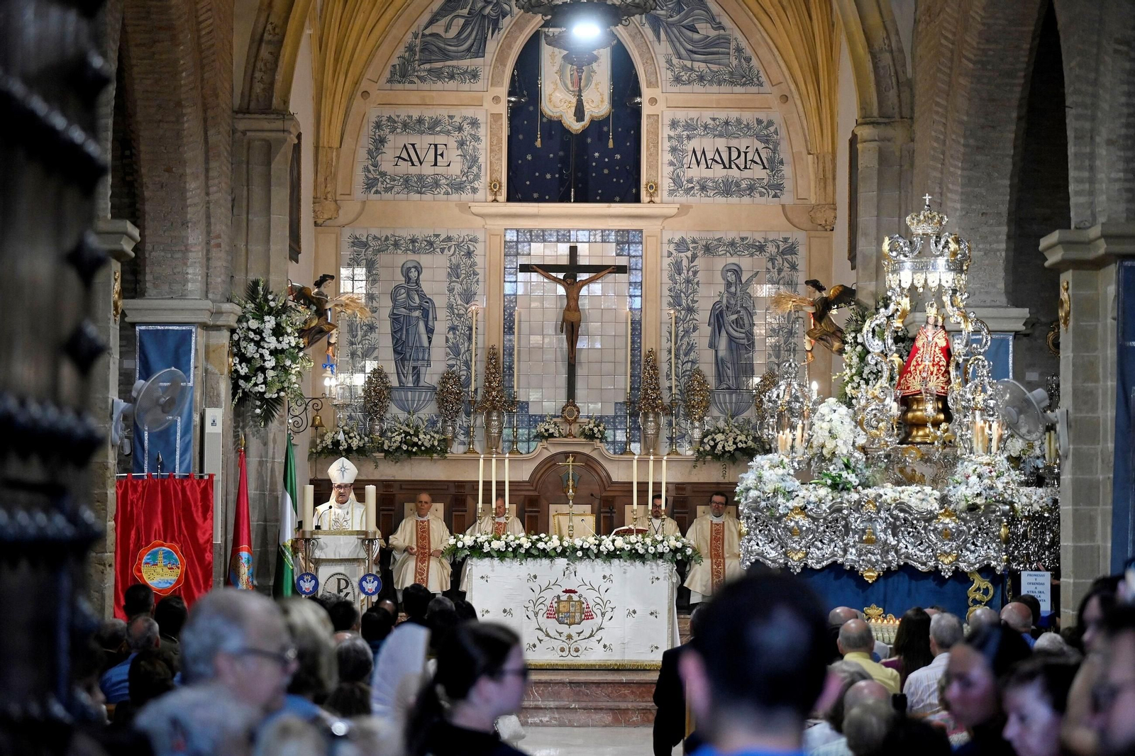 La misa en el santuario de La Fuensanta, en imágenes