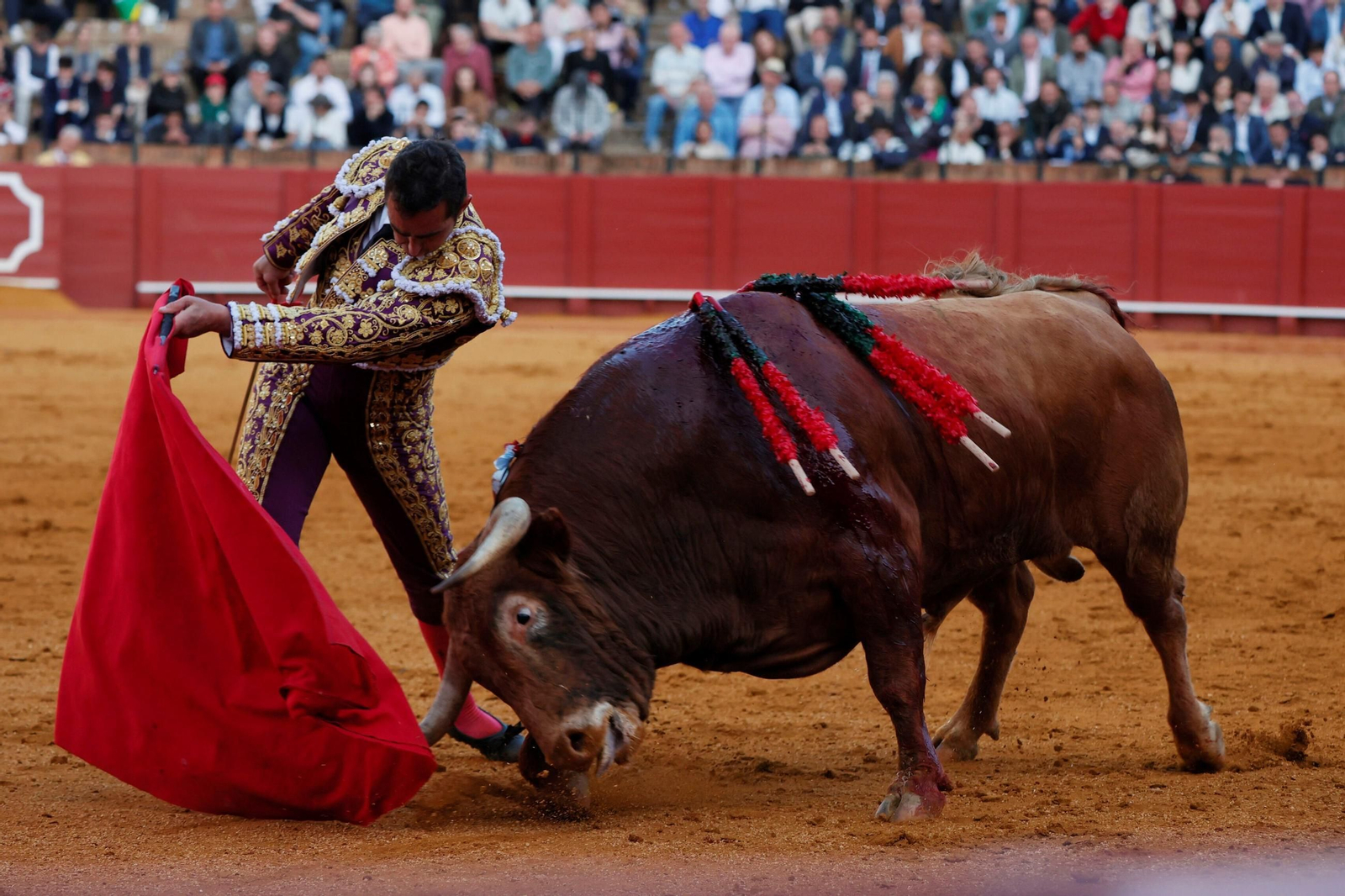 Las fotos de la corrida de David Galván, El Fandi y Ginés Marín en la Maestranza