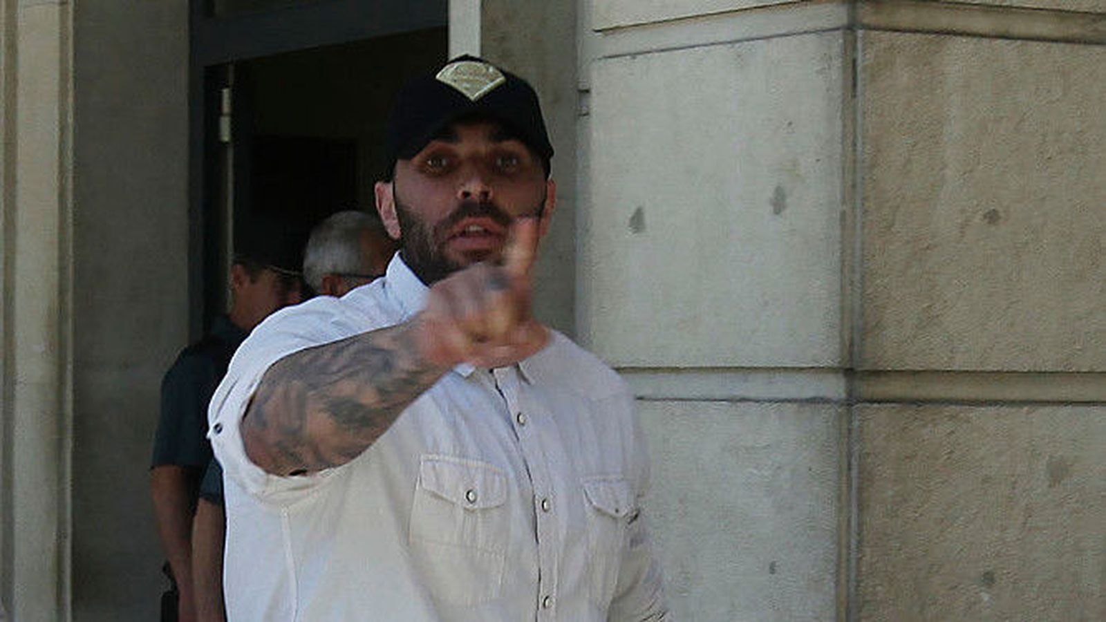 Manuel Herrera sale del Juzgado de Guardia de Sevilla