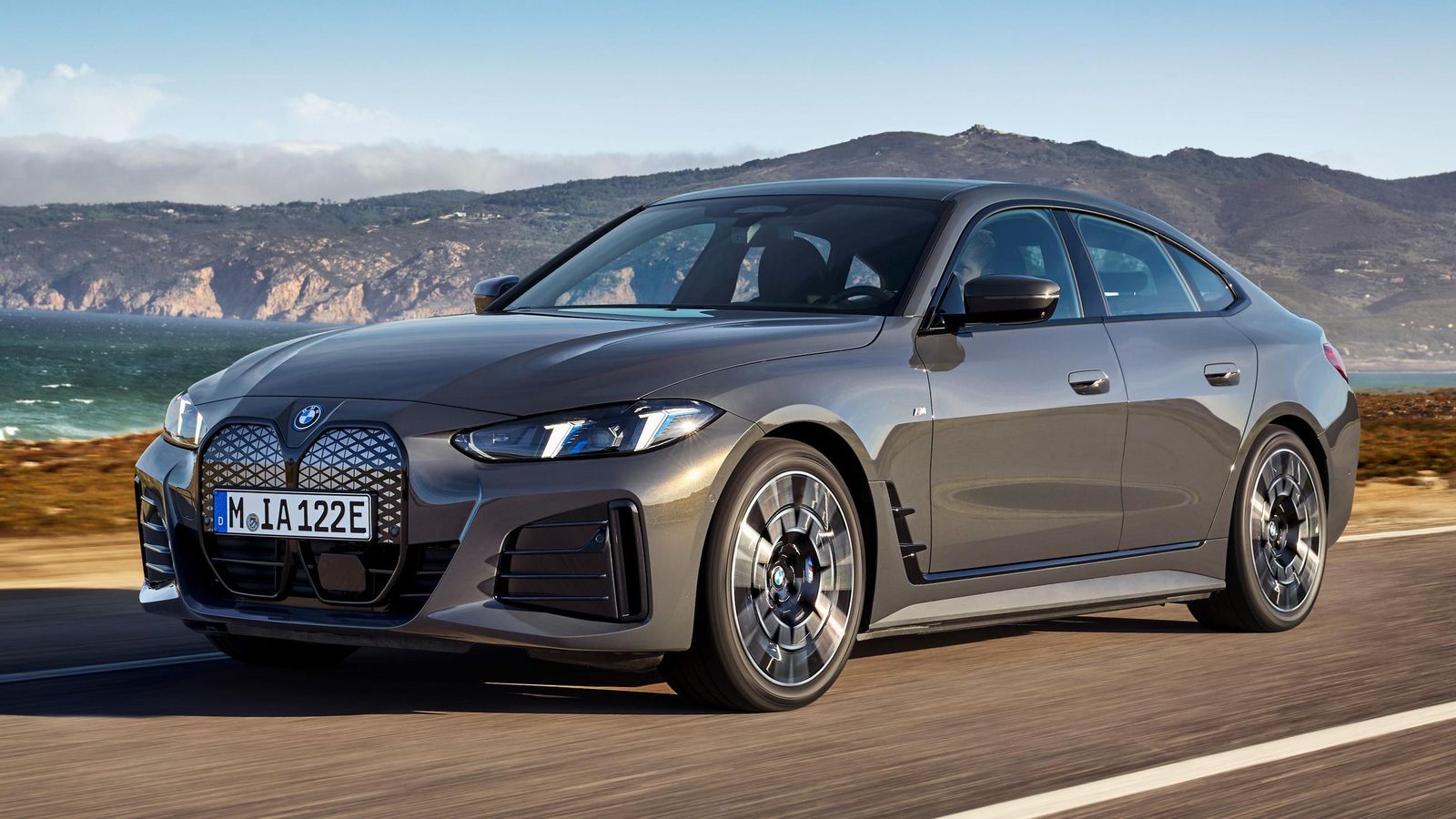 El sustituto del M50 xDrive de 544 CV (400 kW) es el nuevo M60 xDrive de 601 CV (442 kW). El sustituto del M50 xDrive de 544 CV (400 kW) es el nuevo M60 xDrive de 601 CV (442 kW).