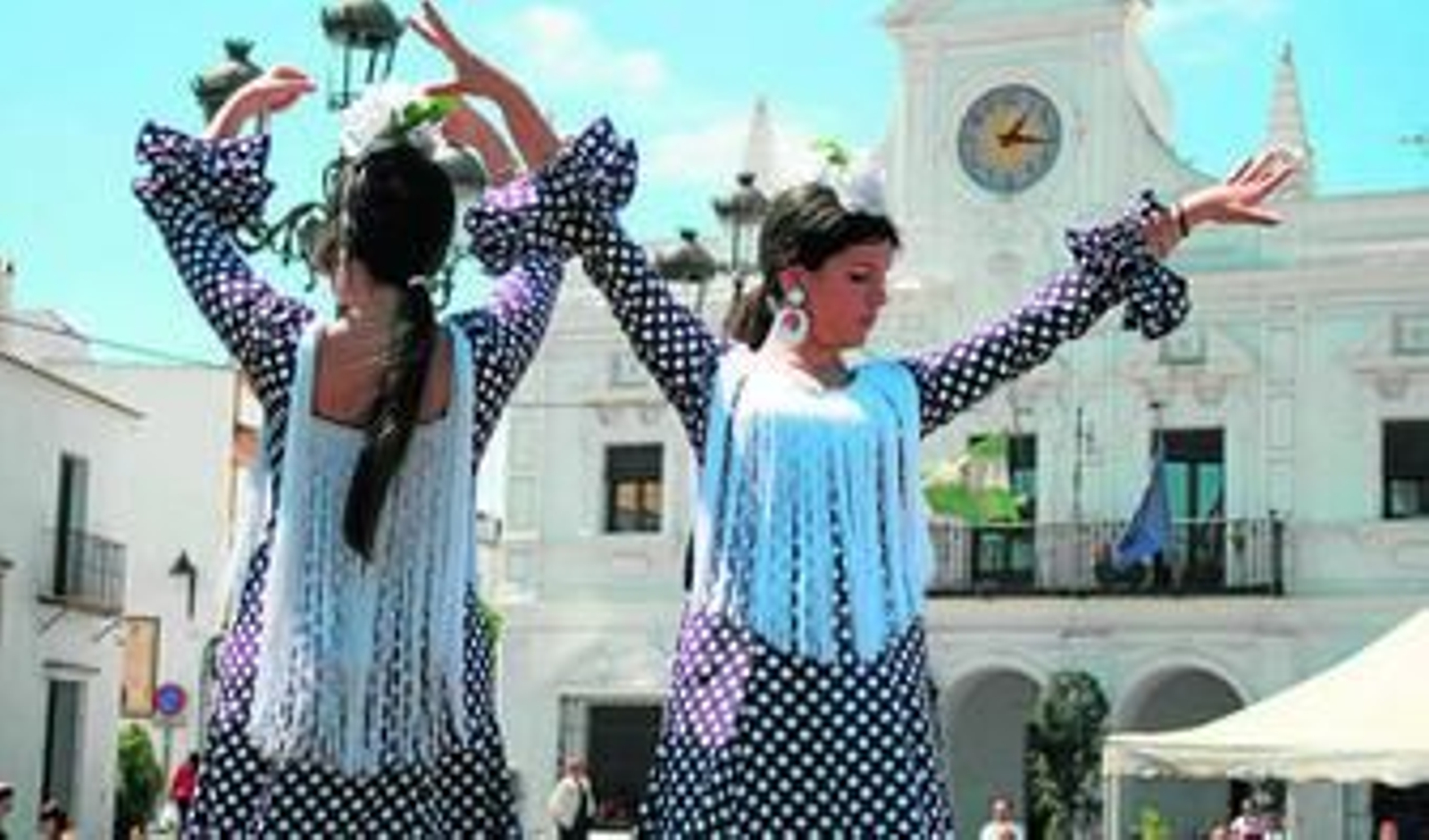 Algunas de las parejas de baile que participaron en el Concurso Provincial de Sevillanas.