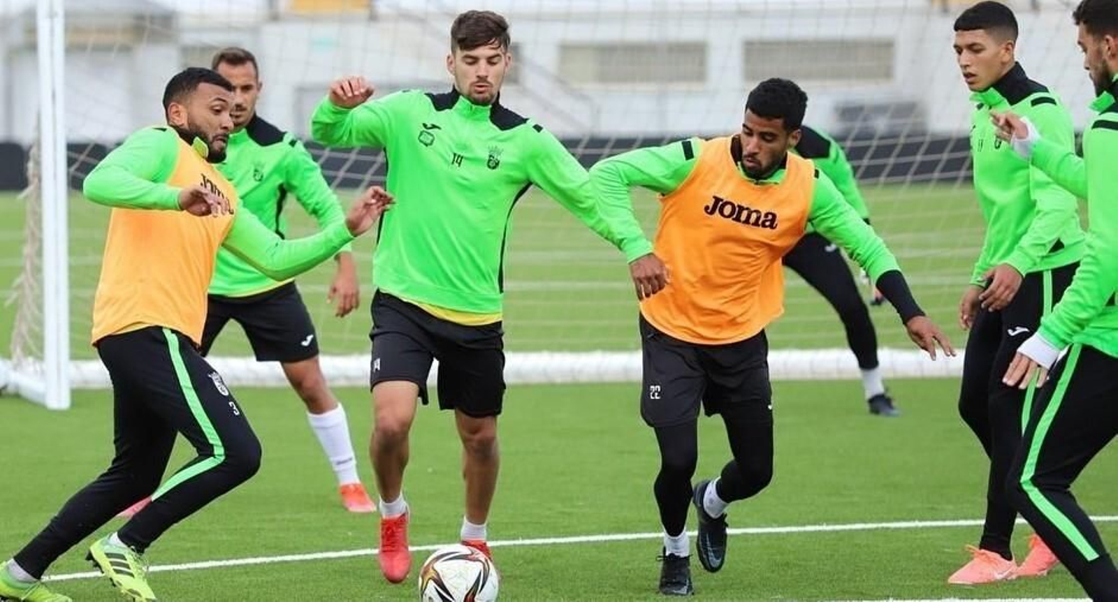 Una imagen del entrenamiento del Ceuta.