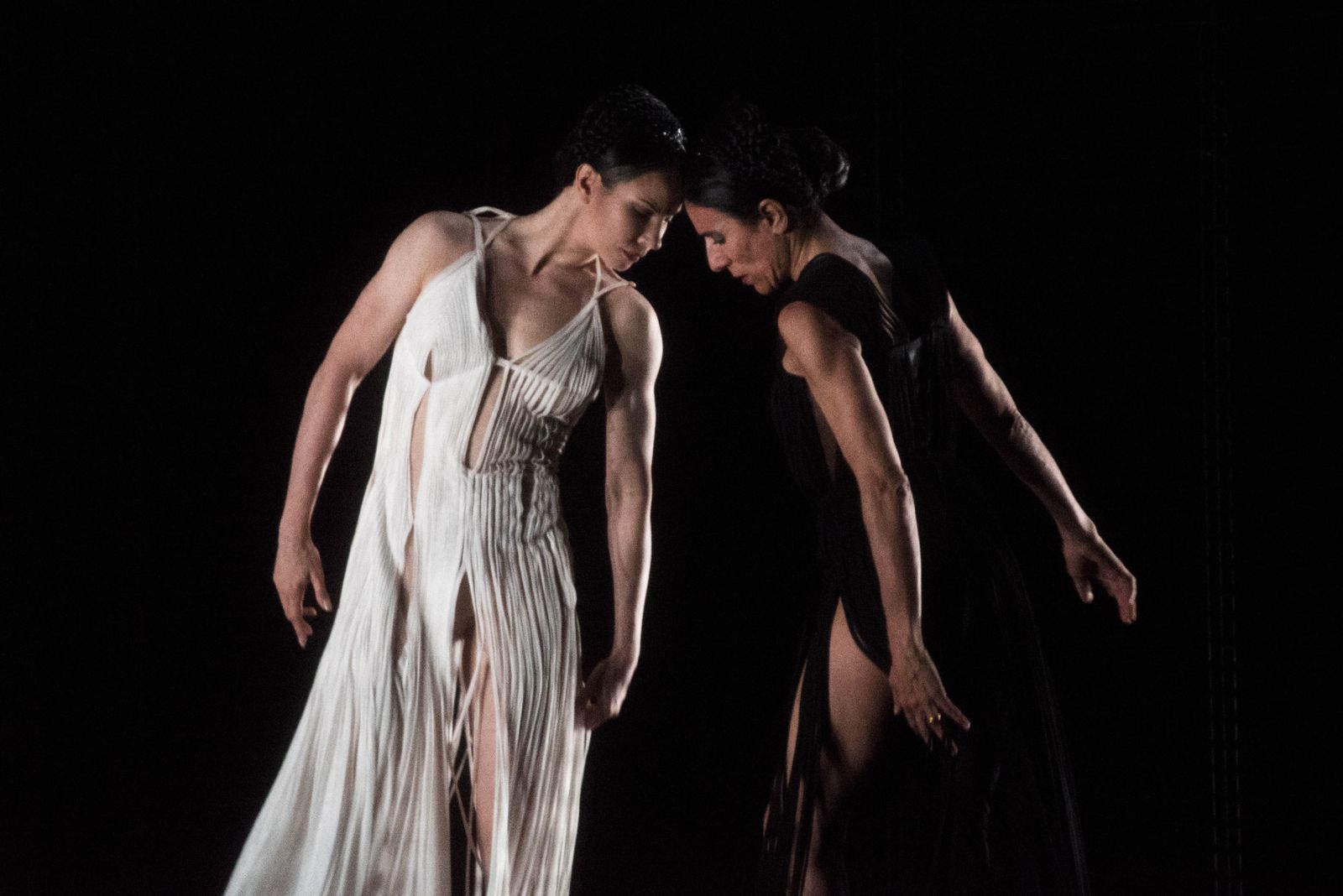 La bailarina y coreógrafa granadina Blanca Li llenó el Generalife junto a la bailarina Maria Alexandrova.