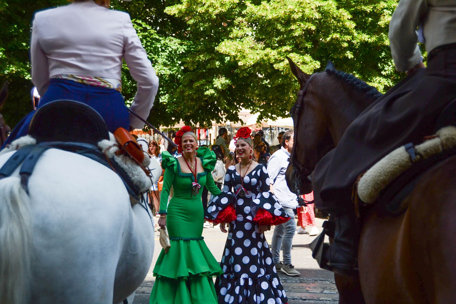 La salida de la Hermandad del Rocío de Granada, en imágenes