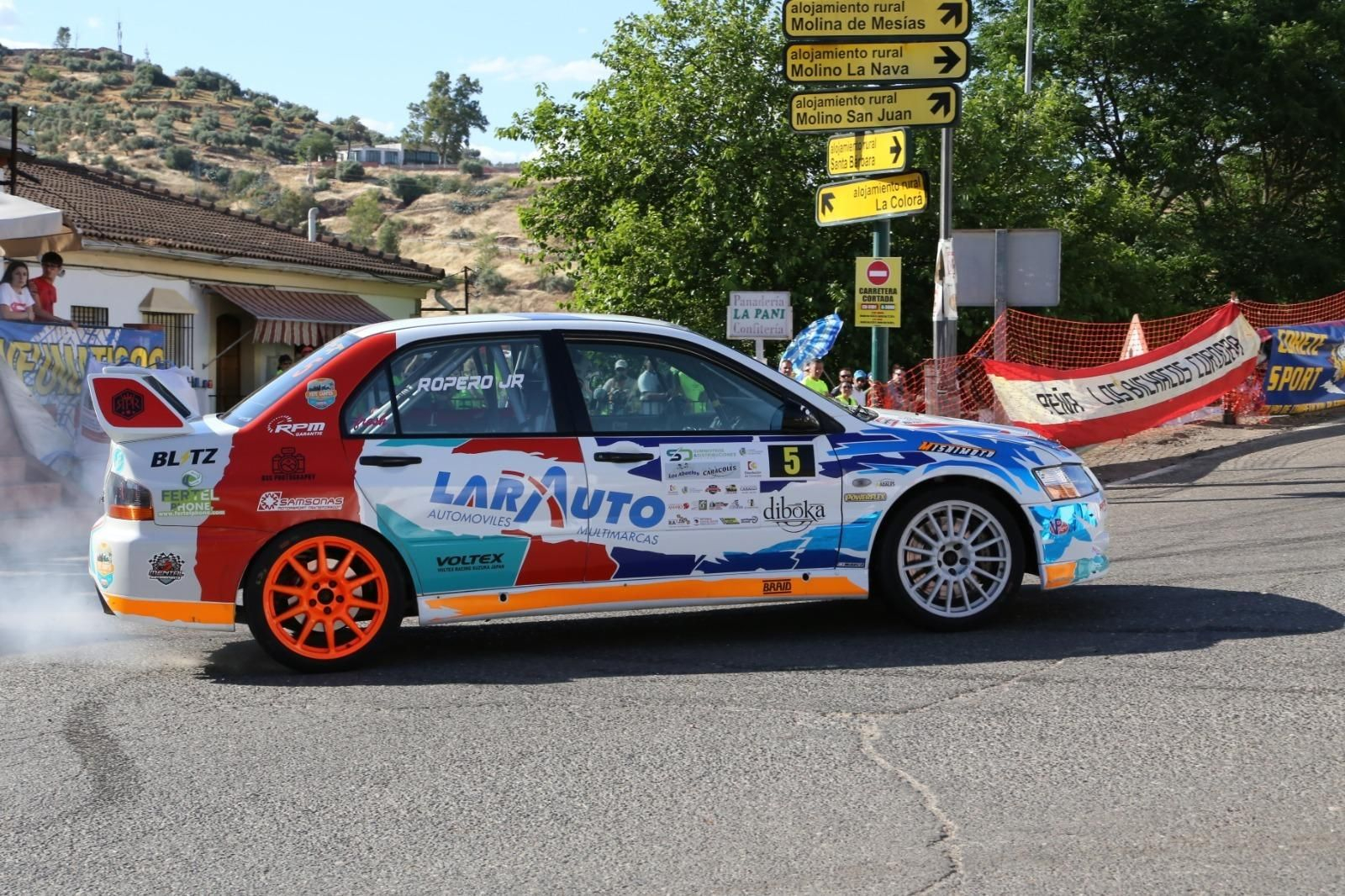 José Carlos Ropero negocia una curva en la Subida a Montoro.