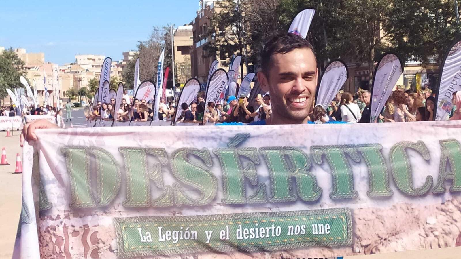 El marchado Ismael Bacas celebra su triunfo en esta última edición de La Desértica.