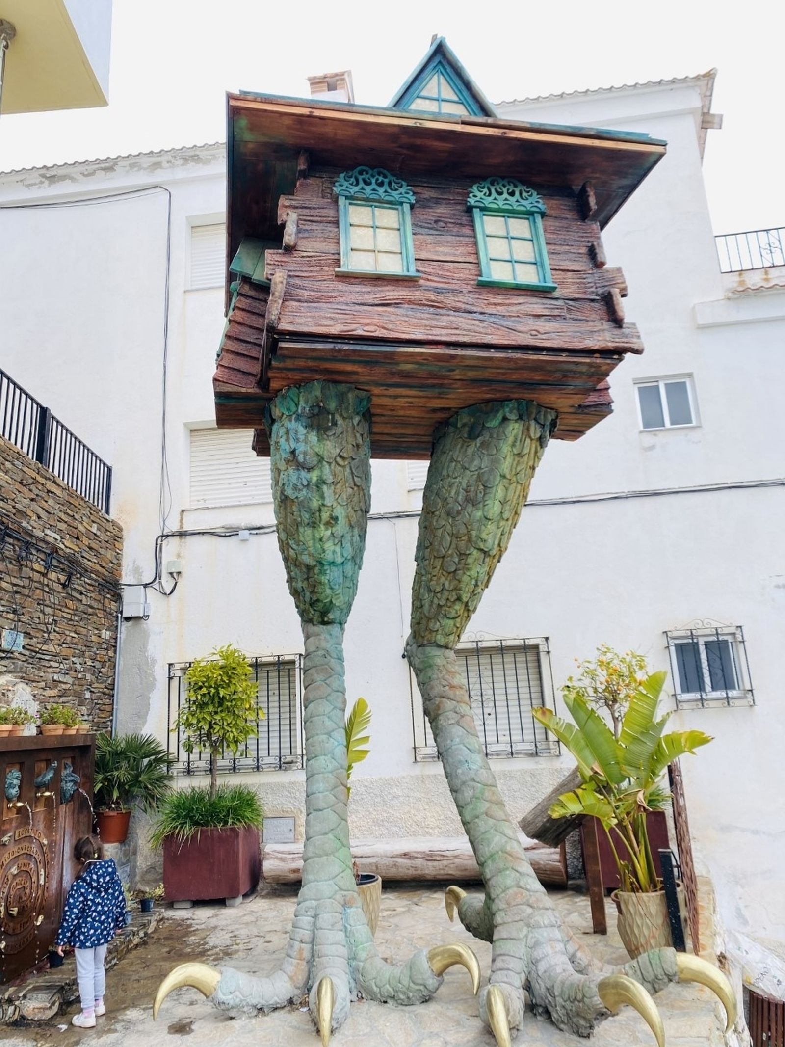 Escultura de Baba Yaga