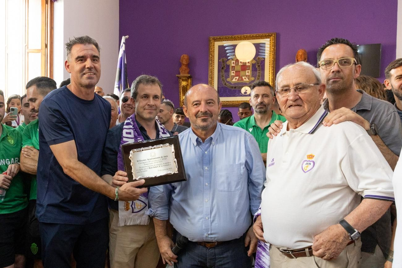 La fiesta por el ascenso del Real Jaén en La Plaza de Santa María y el Ayuntamiento