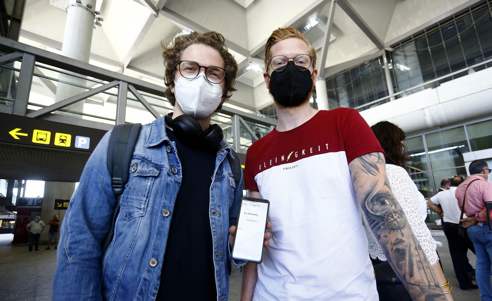 Las fotos de los primeros turistas internacionales en el aeropuerto de Málaga