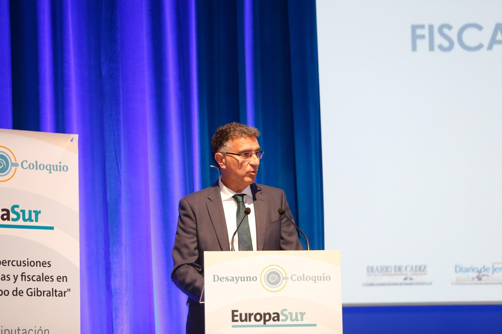 Las fotos del desyuno-coloquio "Brexit: repercusiones socioeconómicas y fiscales en La Línea y el Campo de Gibraltar"