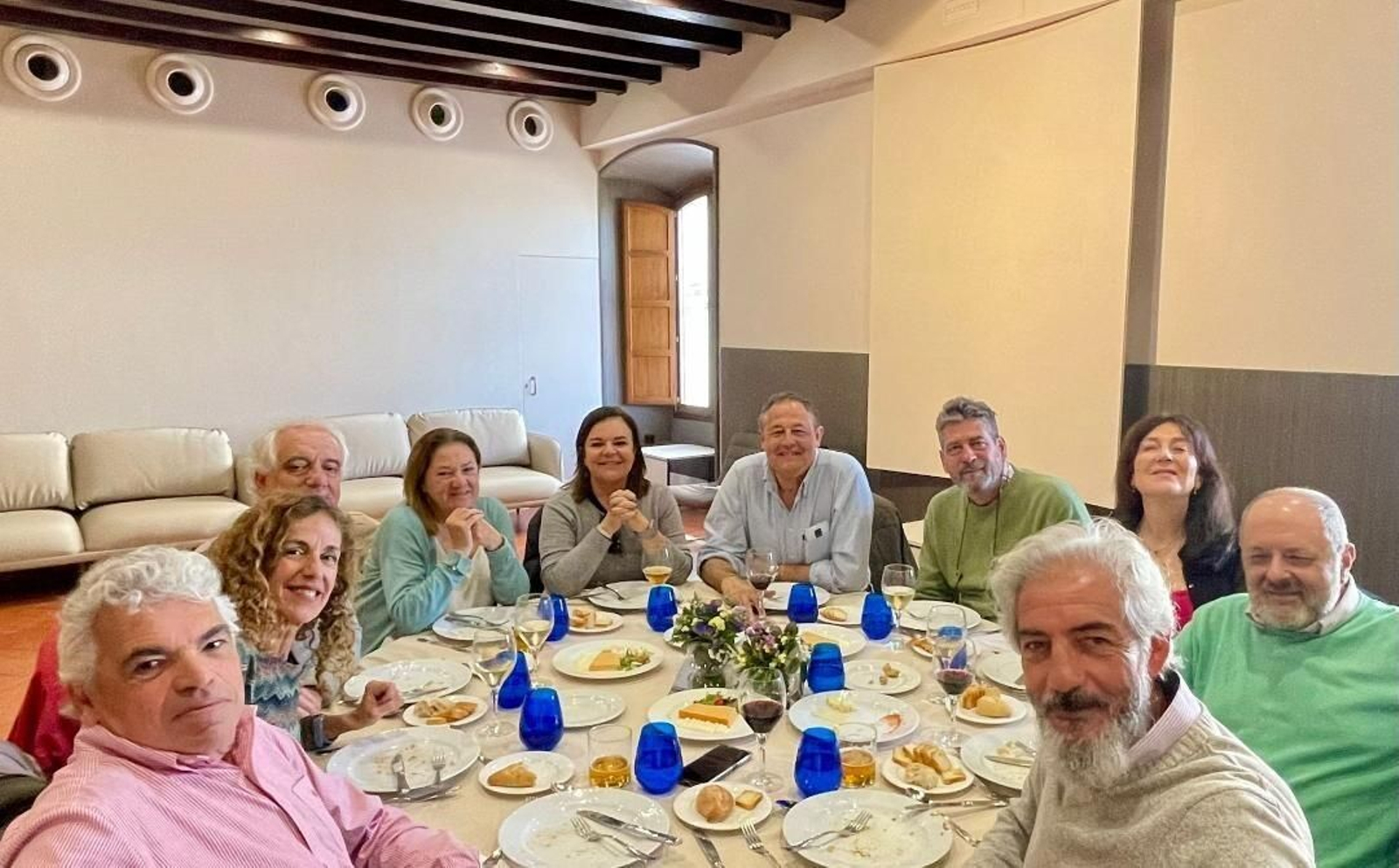 Antonio Jácome, Rocío Ayerbe, Pepe Docampo, Miriam Fraisolí, Carmen Oliden, Rafa Rodríguez-Ferro, Chico Salas, Marimen Saavedra, Juan Pablo Rodríguez-Sánchez Wagener y Pepe Reyes