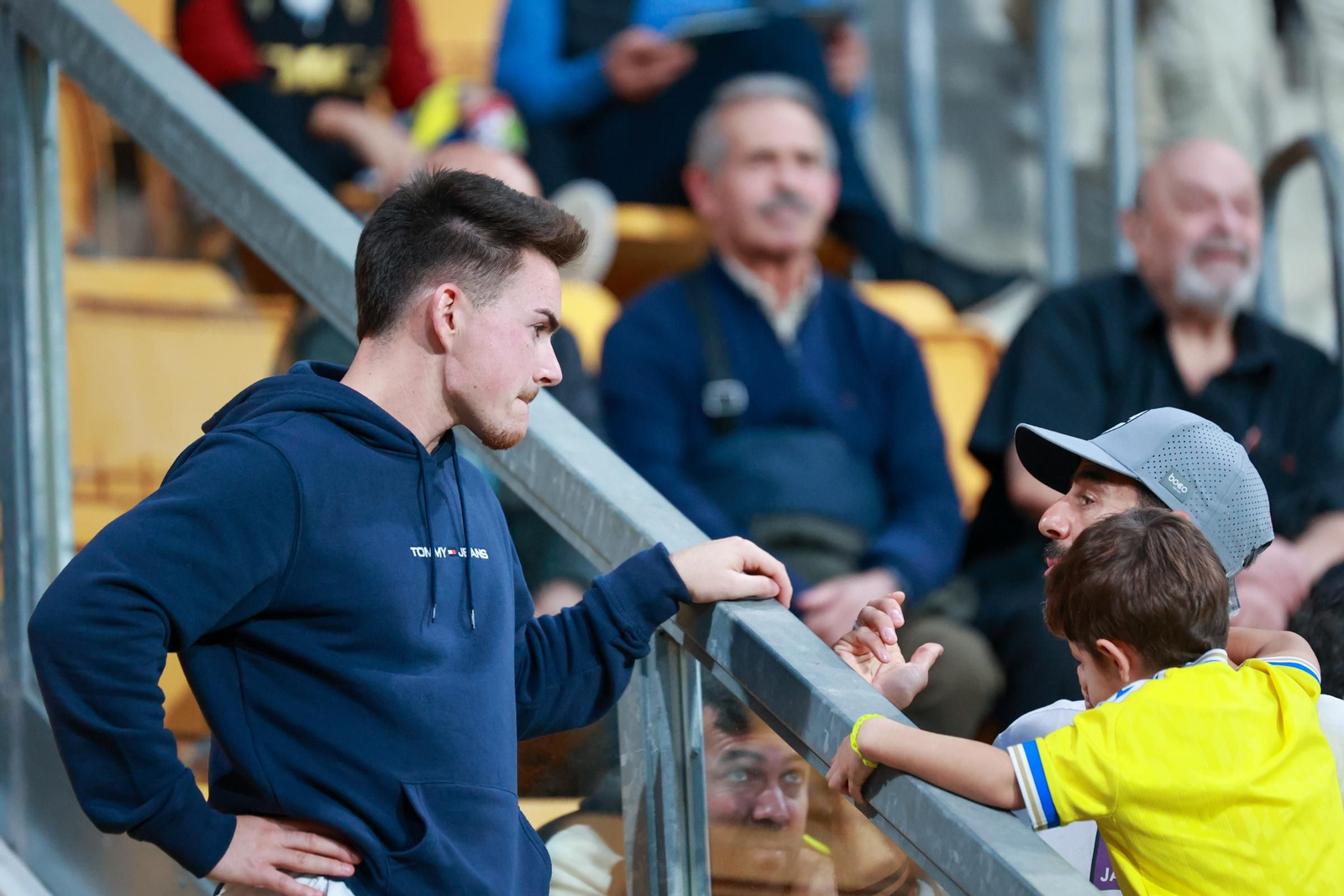 Búscate entre las imágenes del partido de fútbol entre Cádiz CF y Deportivo