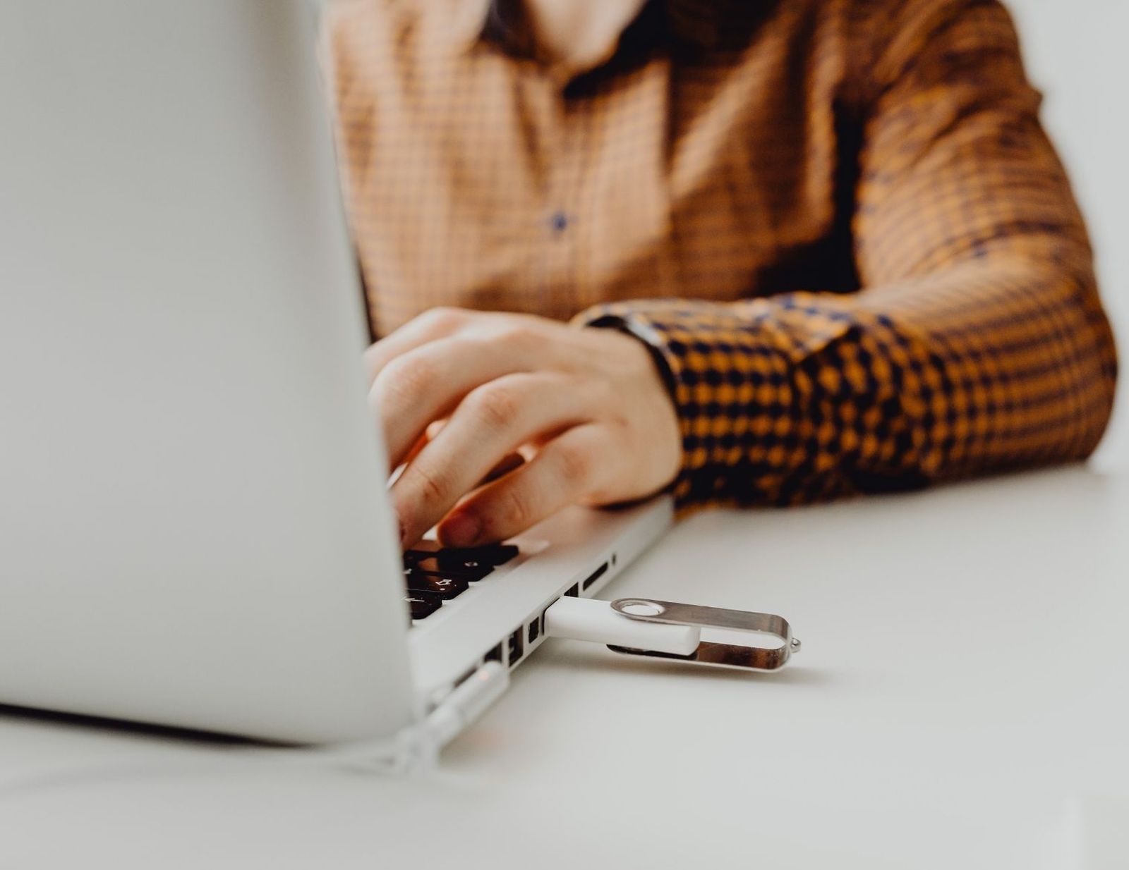 Protección Civil de Mijas ha recogido una serie de consejos para que la población se protega de posibles estafas.