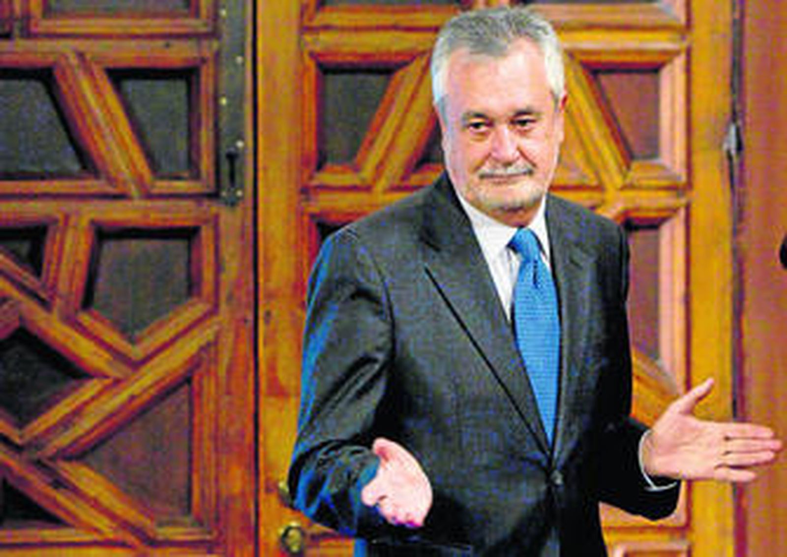 José Antonio Griñán, a la conclusión del discurso institucional para censurar las declaraciones de Joan Puigcercós.