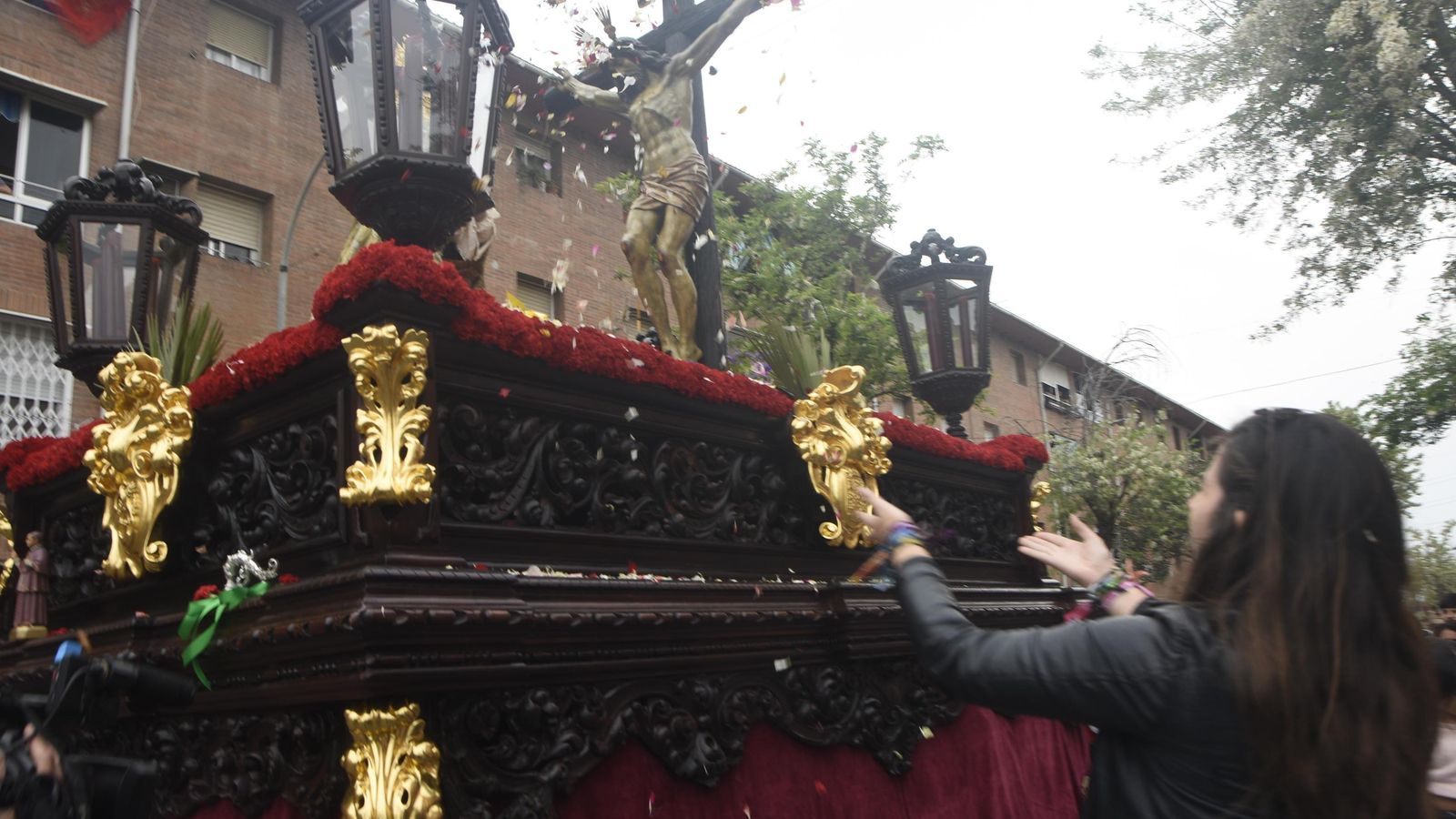 Estación de penitencia de La Piedad.