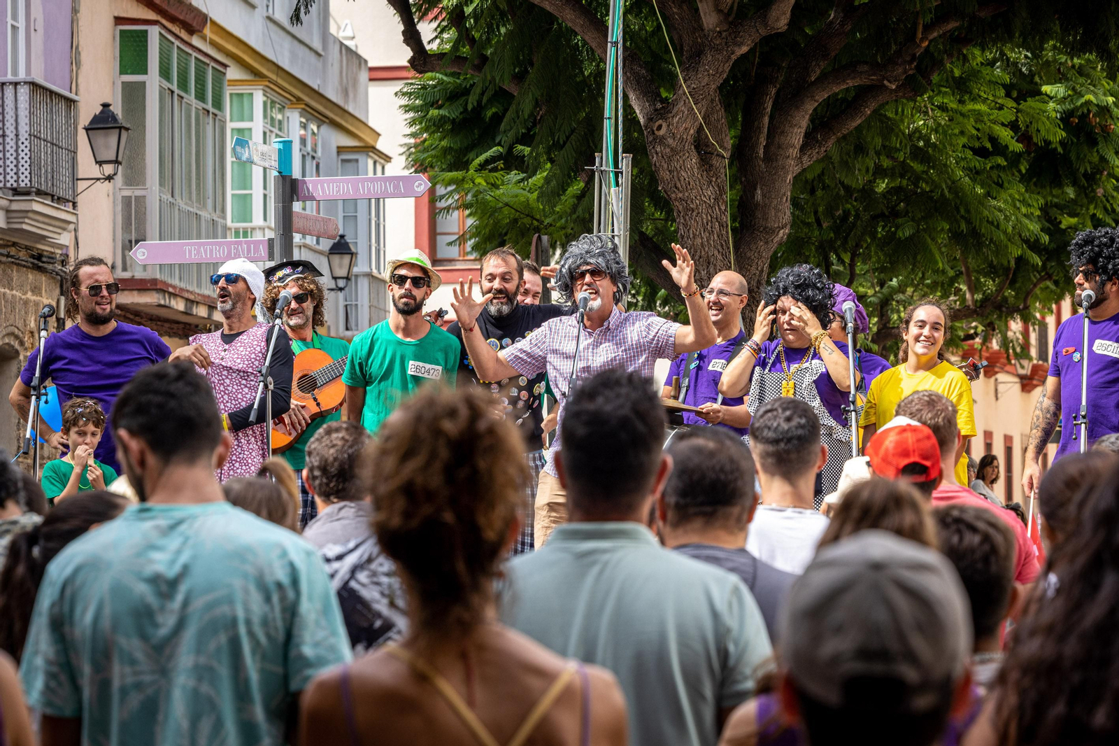 Búscate en SailGP Cádiz: La ciudad disfruta del ambiente del domingo con las actividades, las carreras y los bares