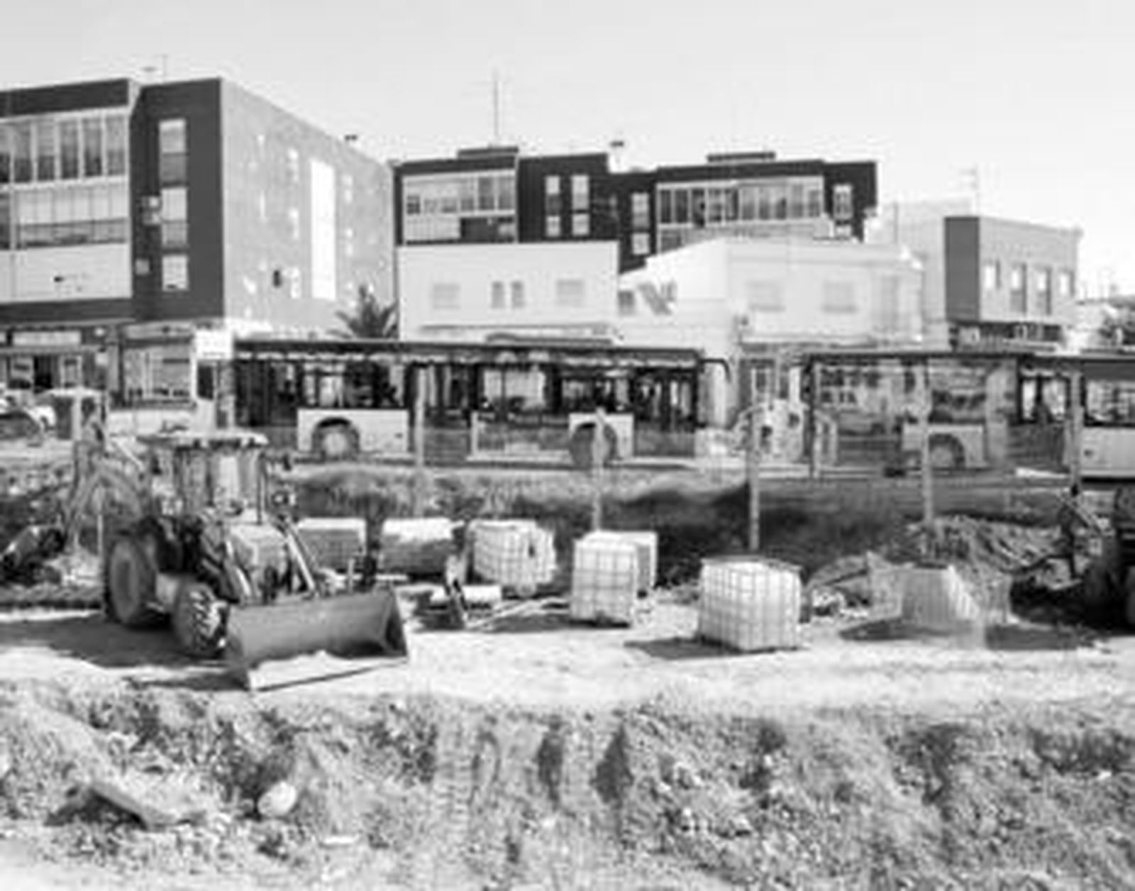 Trabajos de encauzamiento de Rambla Iniestra al lado de la circulación de la Nacional 340.