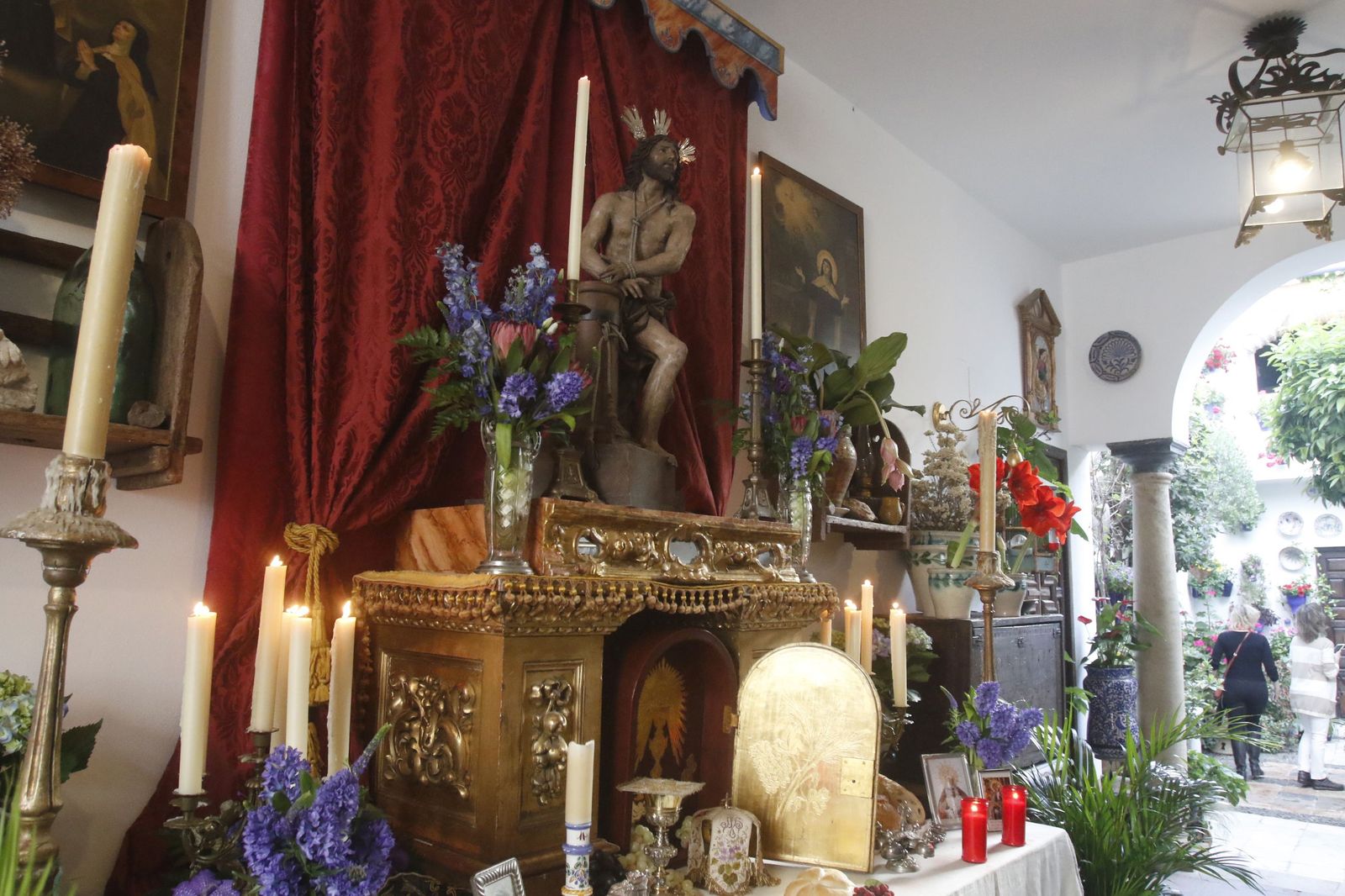 Altar en el patio de Pastora, 2, en una edición de la cita.