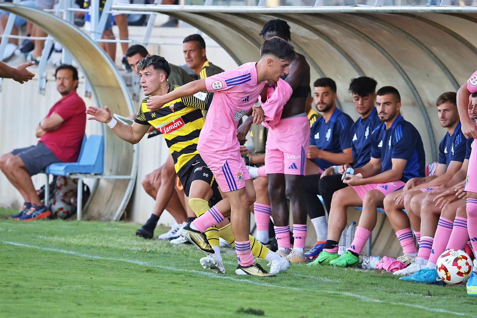 Imágenes del Trofeo de la Bella entre el San Roque de Lepe y el Recreativo de Huelva