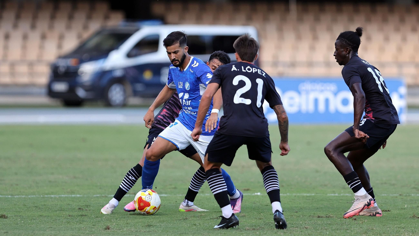 Imágenes del Xerez DFC contra el Águlas FC en Chapín
